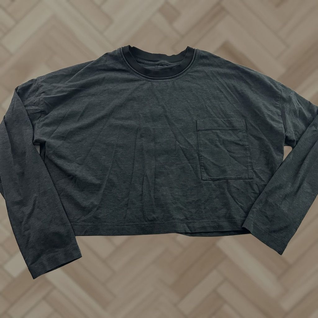 Lululemon Lululemon Long Sleeve Oversized Pocket Crop T Shirt Women's 4 Gray Size S / US 4 / IT 40 - 1 Thumbnail