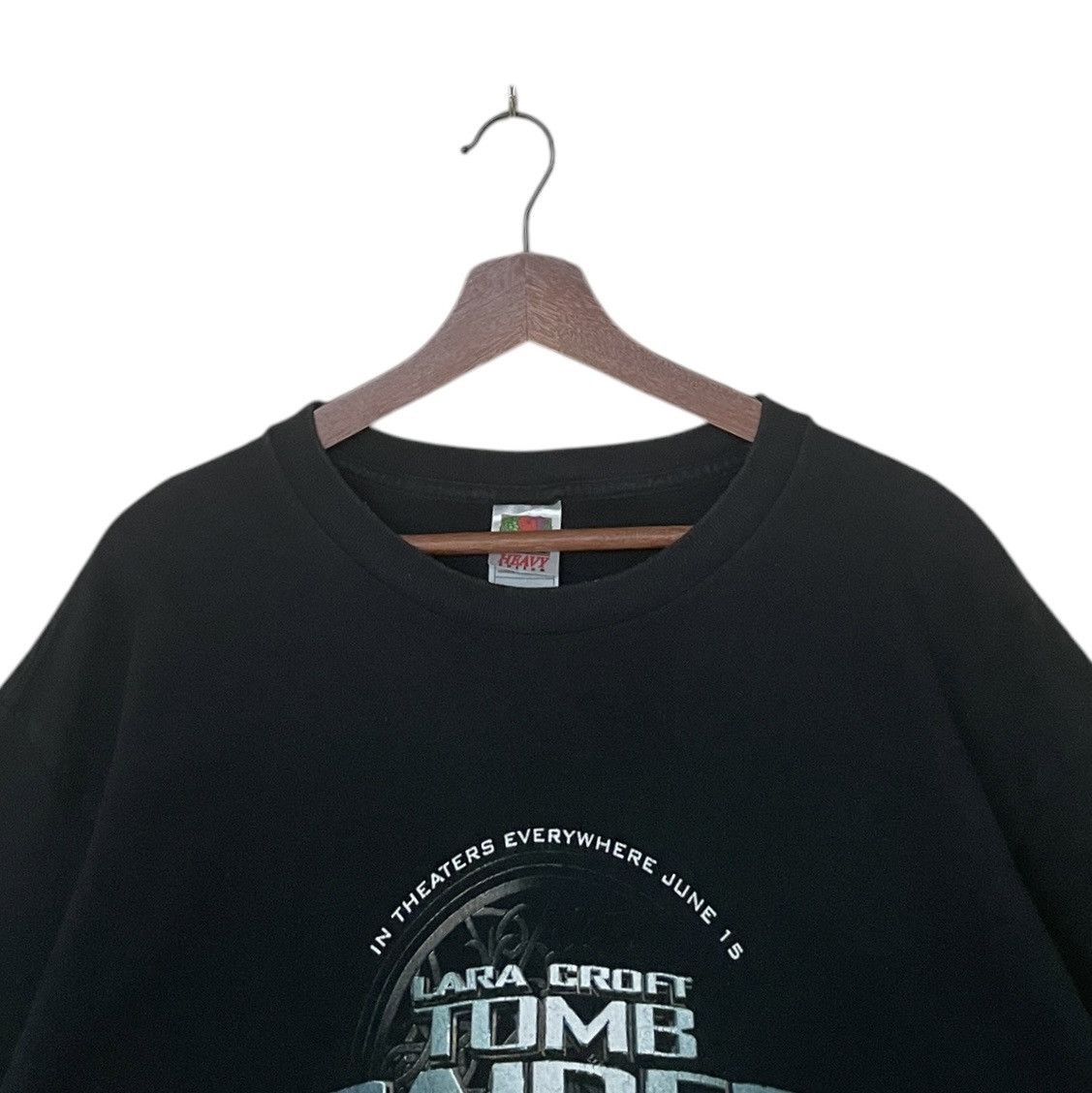 Vintage Vintage Movie Tomb Raider Lara Croft T-shirt 2001s Size US XL / EU 56 / 4 - 9 Thumbnail