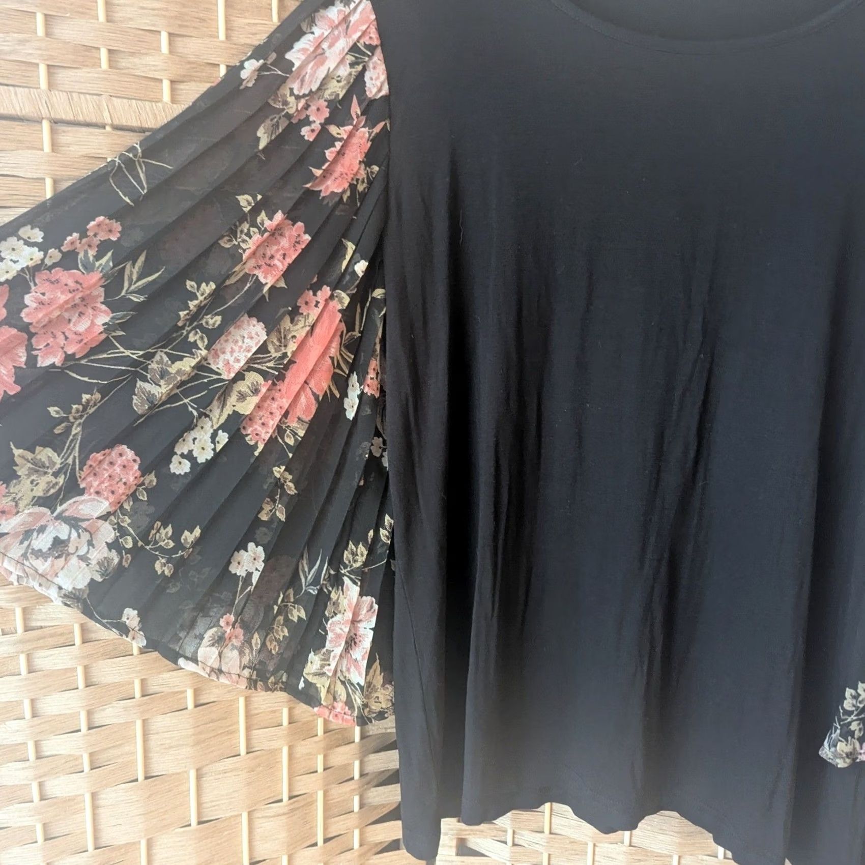 Bell Black Bell Sleeve Blouse Top Womens L Jersey Floral Pleated Scoop Neck Boho NATURE Fall Spring Summer Winter Party Casual Womens Size L / US 10 / IT 46 - 4 Thumbnail