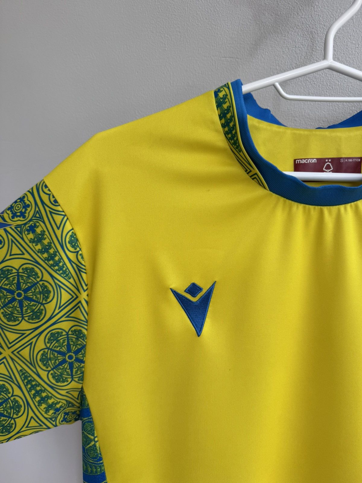 Macron NOTTINGHAM FOREST 2022 2023 FOOTBALL SOCCER SHIRT JERSEY Size US S / EU 44-46 / 1 - 5 Thumbnail