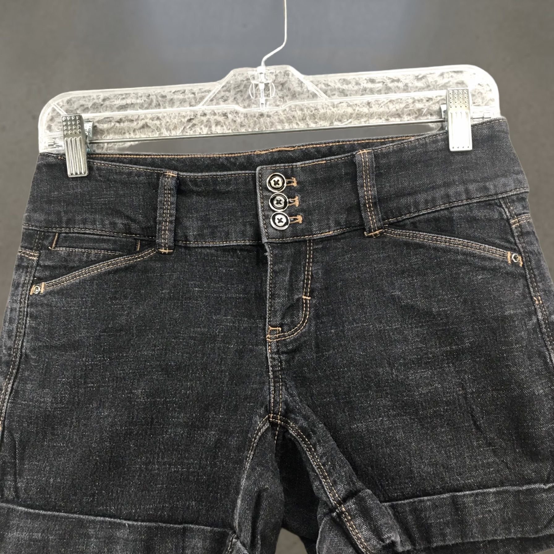 White House Black Market White House Black Market Short Pants Womens 0 Black Cotton Blend Zip Fly Button Casual Summer 0 Womens Black Cotton Blend Pockets Retro? Size 25" / US 0 / IT 36 - 1 Thumbnail