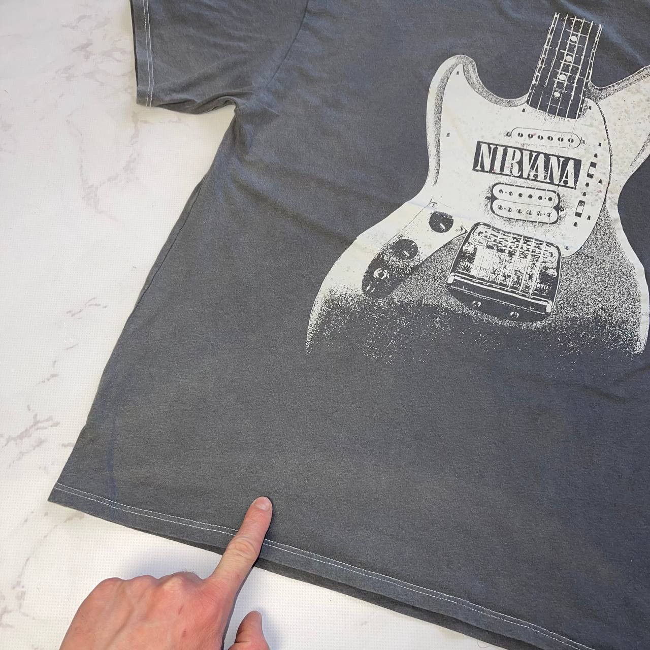 Nirvana Nirvana Vintage Guitar Graphic T-Shirt Size Gray Oversize Size US XL / EU 56 / 4 - 7 Thumbnail