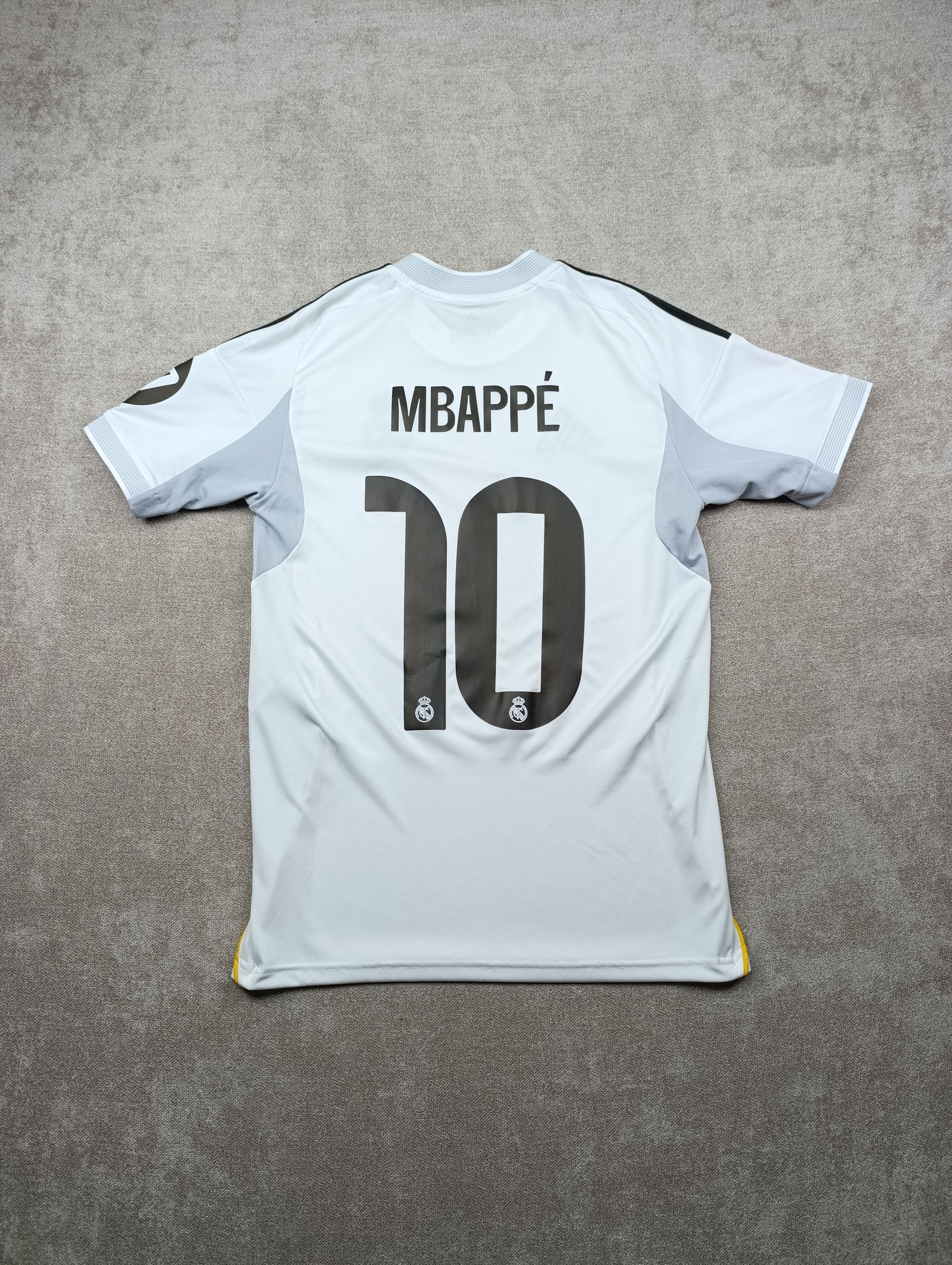 Adidas Adidas #10 MBAPPE Real Madrid 25/26 Home Jersey White Size US S / EU 44-46 / 1 - 2 Thumbnail