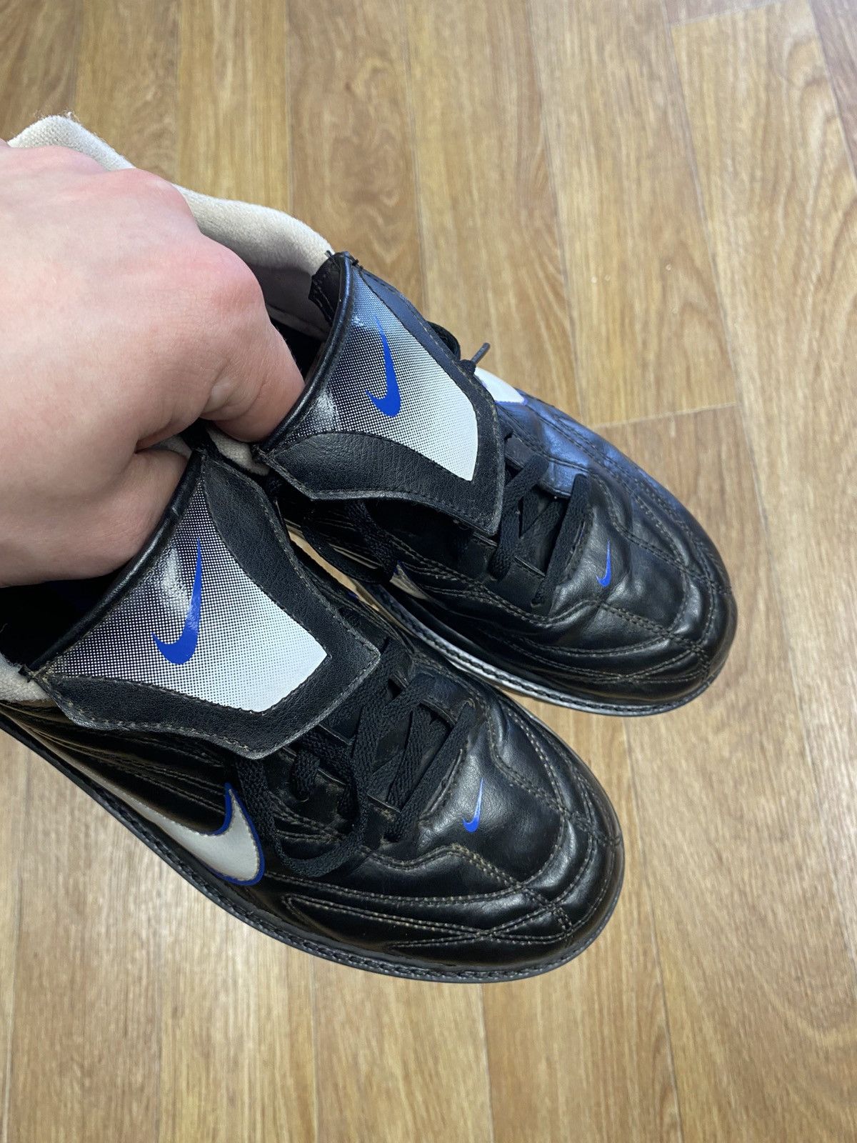 Nike Vintage Nike Leather Football Resole Casual Shoes Size US 8.5 / EU 41-42 - 7 Thumbnail