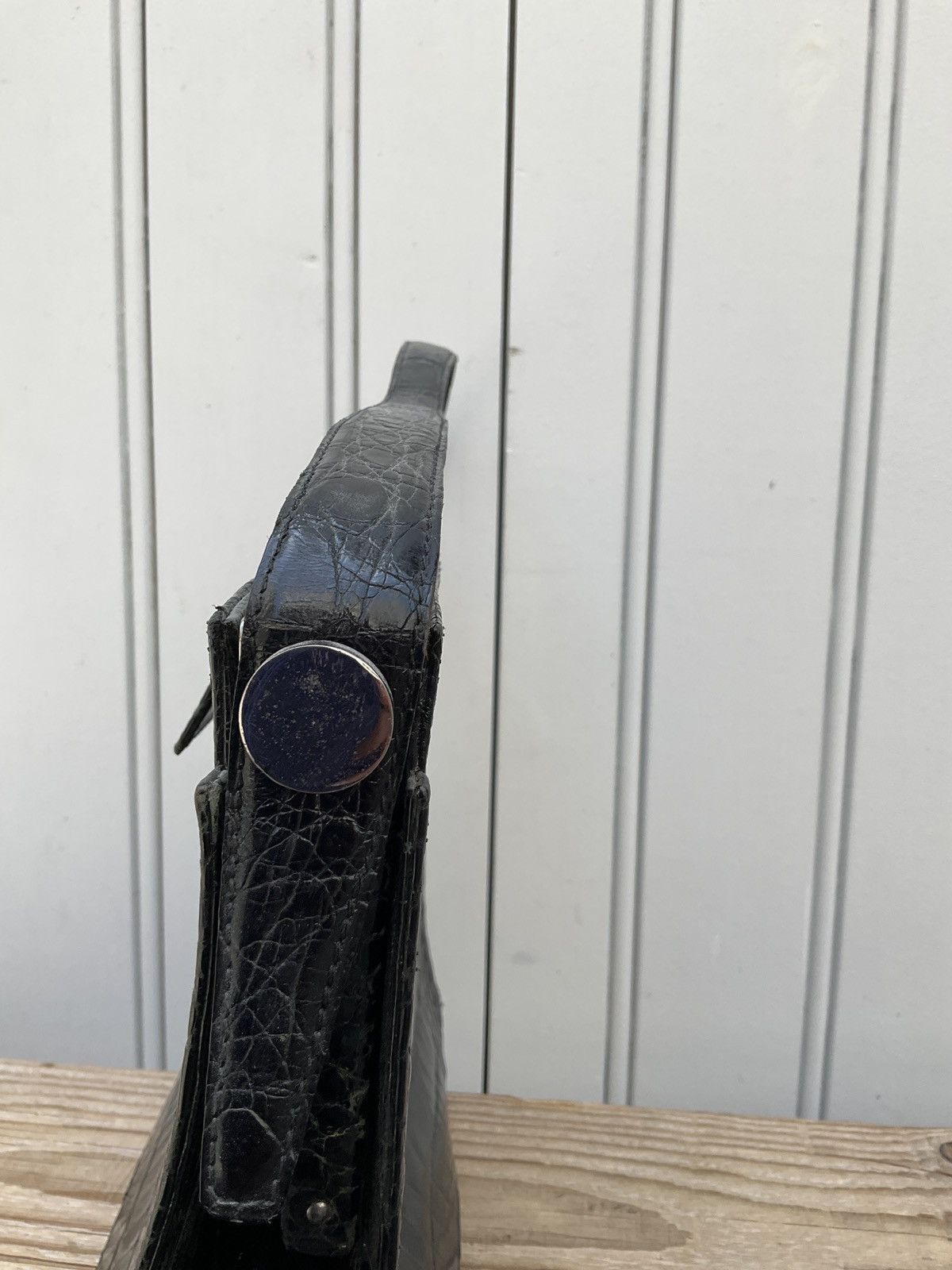 Authentic vintage 60's bag in black leather.