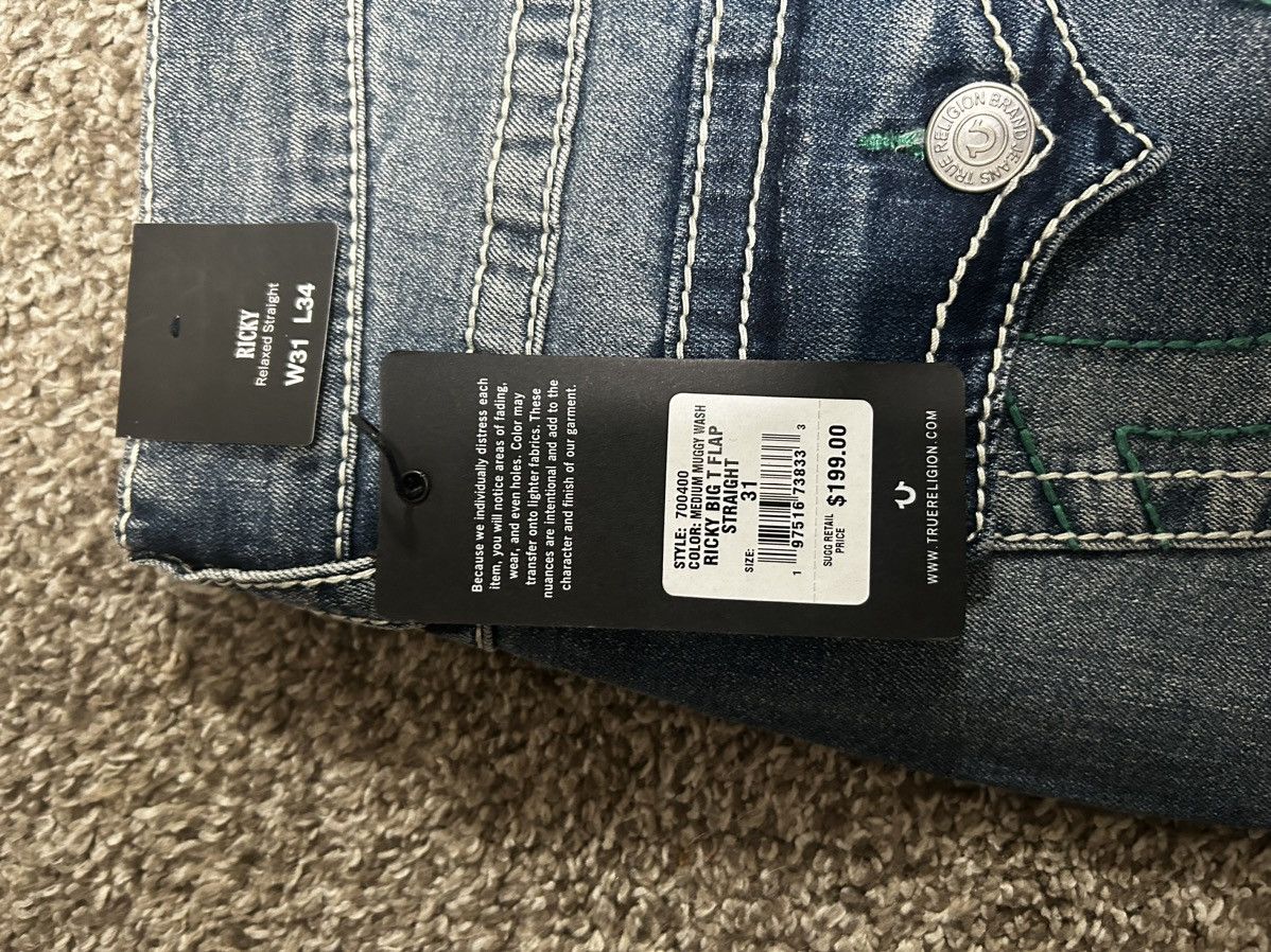 True Religion True Religion mid-rise, straight or bootcut jeans Size US 31 - 7 Thumbnail
