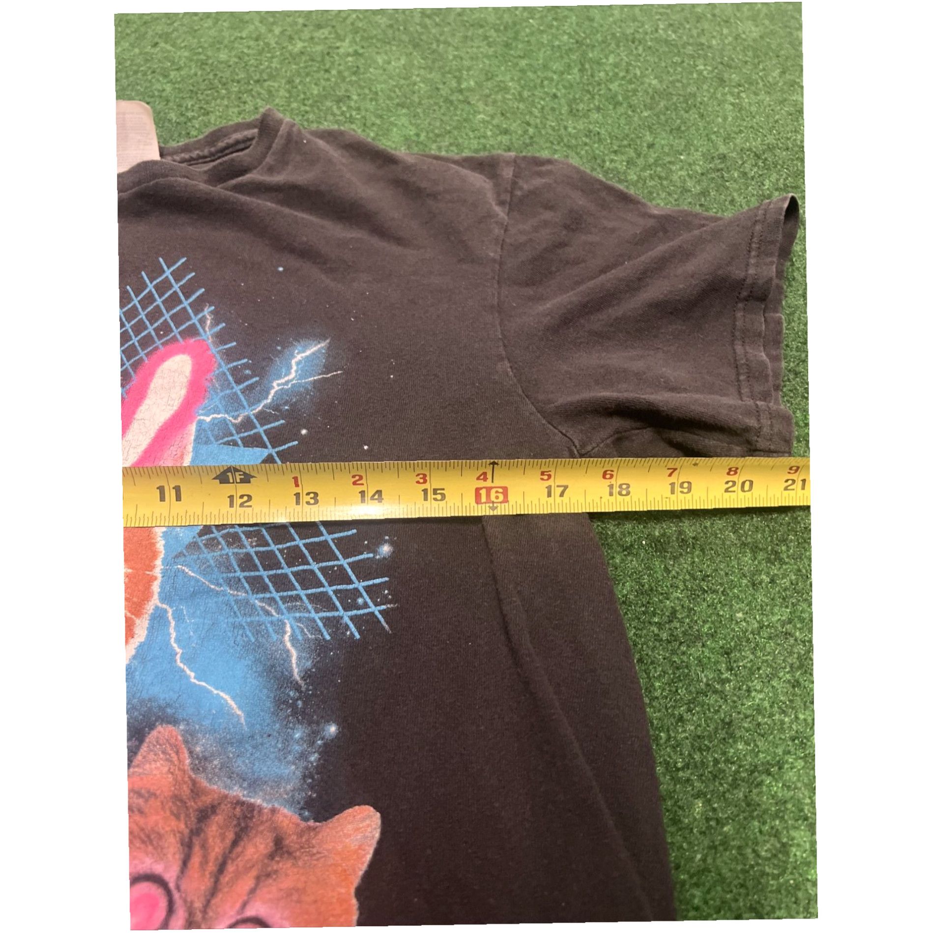 Delta Mens T-Shirt Medium Space Cats Cosmic Laser Eyes Black Neon Pink Glasses Retro Size US M / EU 48-50 / 2 - 4 Thumbnail