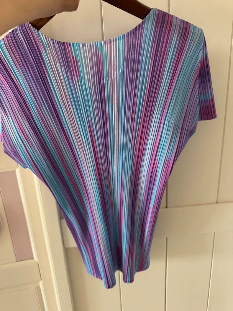 Issey Miyake issey miyake Aurora Rainbow short sleeve Size S / US 4 / IT 40 - 2 Thumbnail