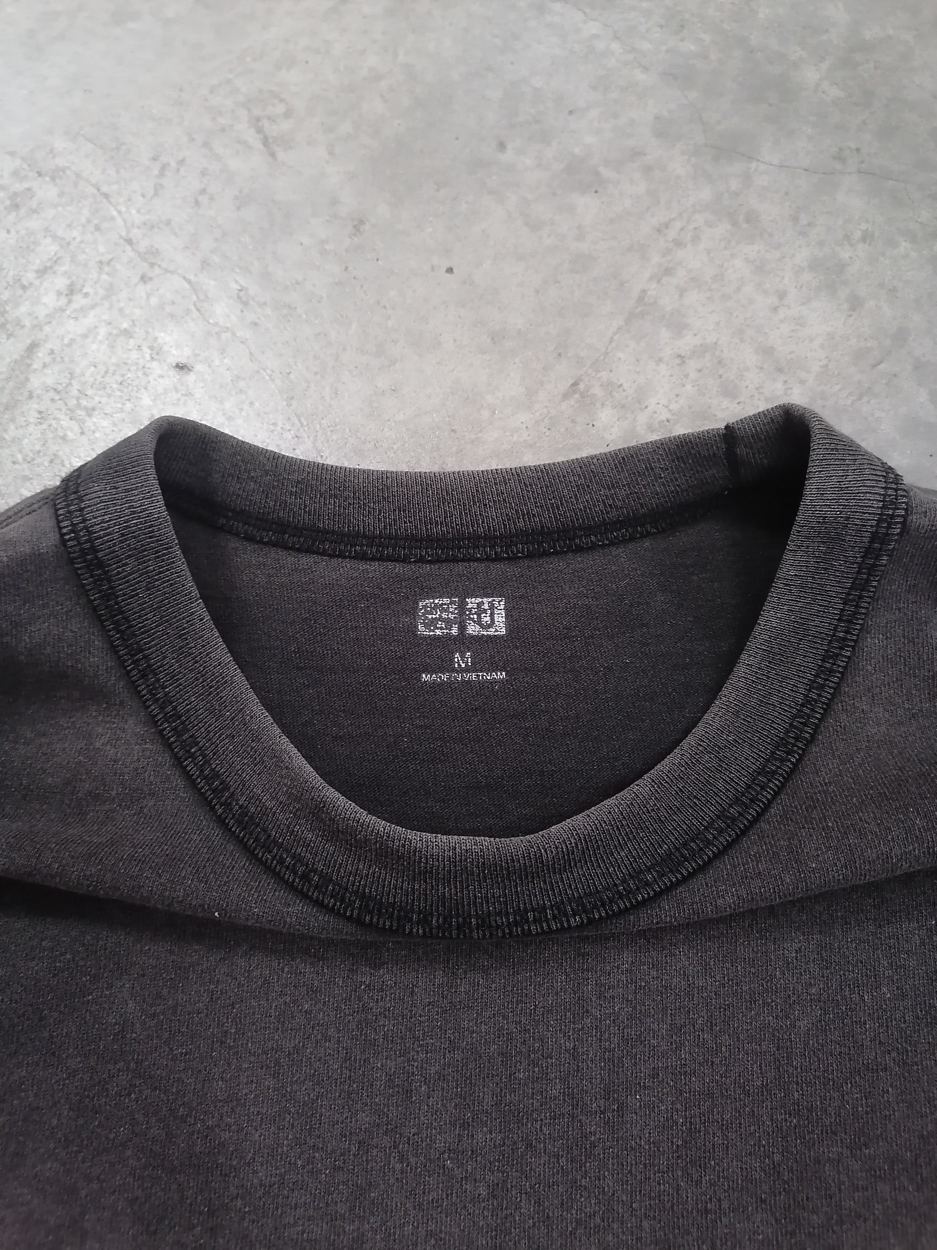 Japanese Brand Trashed Faded Uniqlo Black Tee Size US M / EU 48-50 / 2 - 5 Thumbnail