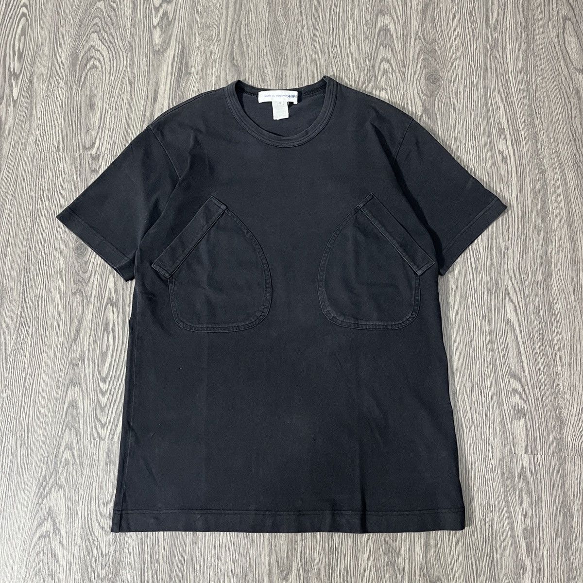 Comme des Garcons SHIRT 2000s Comme Des Garcons Shirt Gloves Pocket T-shirt Size US M / EU 48-50 / 2 - 3 Thumbnail