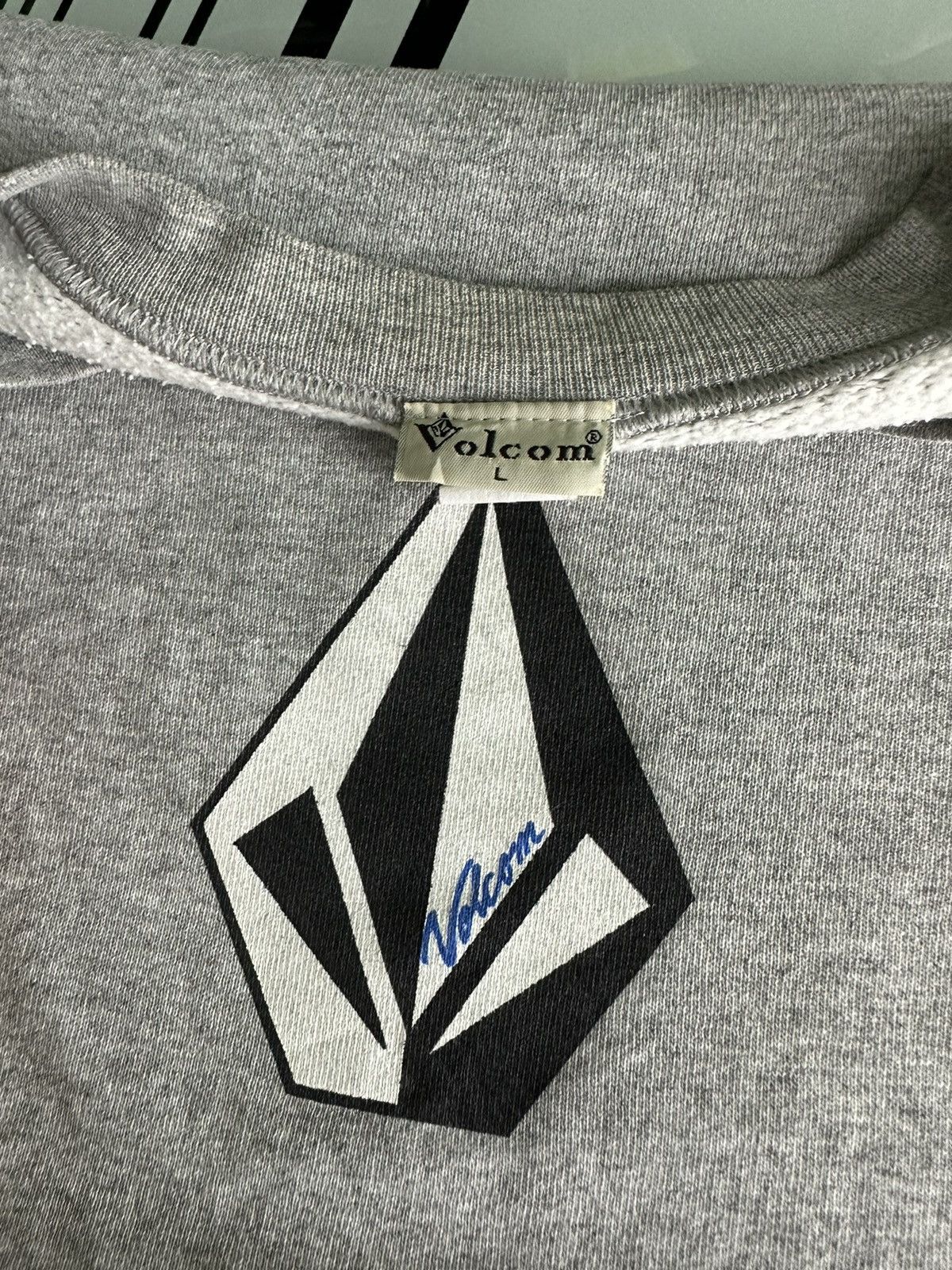 Vintage × Volcom Vintage Volcom Center Logo Sweatshirt Size US L / EU 52-54 / 3 - 9 Thumbnail