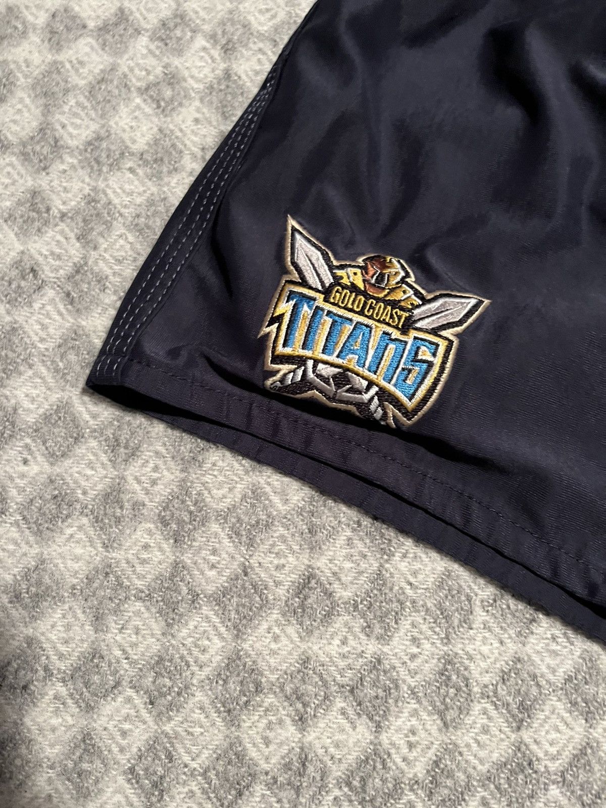 Other Vintage NRL Goldcoast Titans Rugby Shorts Size M Size US 32 / EU 48 - 2 Thumbnail