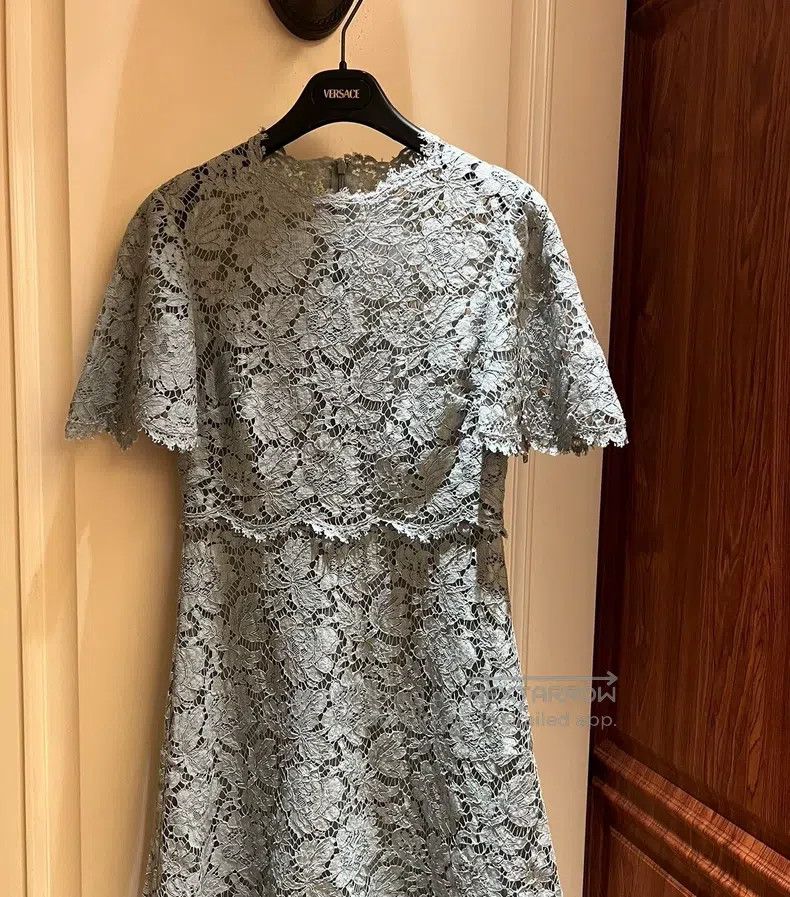 Valentino Valentino Lace dress Size S / US 4 / IT 40 - 2 Thumbnail