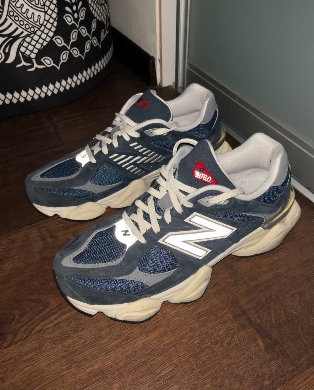 New Balance New Balance 9060 Size US 9.5 / EU 42-43 - 2 Thumbnail