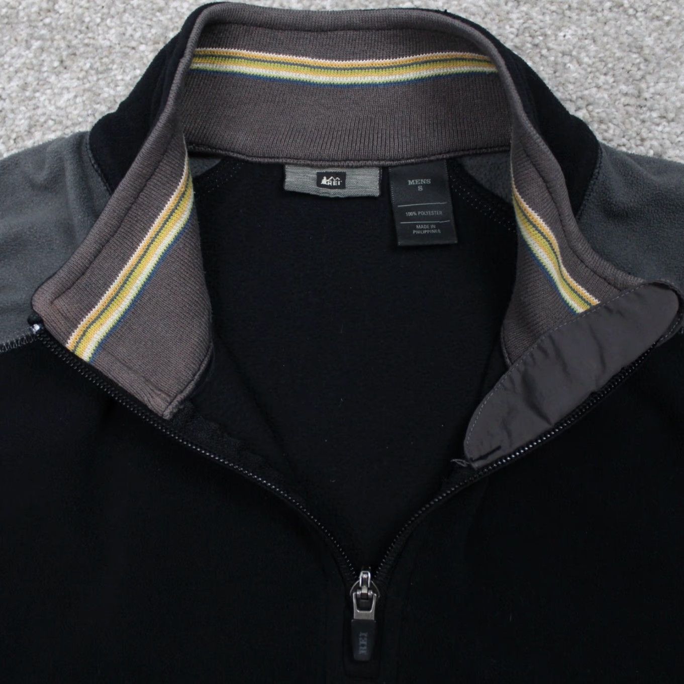 Vintage REI Sweatshirt Fleece Pullover 1/4 Zip Black Mens Small L/S Polyester Mock Neck Vintage No Size US S / EU 44-46 / 1 - 5 Thumbnail