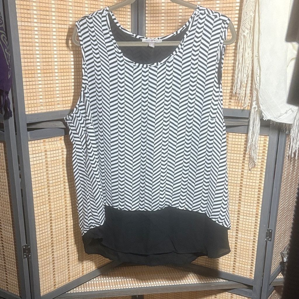 Other Roz & Ali Black and White Chevron Blouse Size XXL / US 16-18 / IT 52-54 - 1 Thumbnail