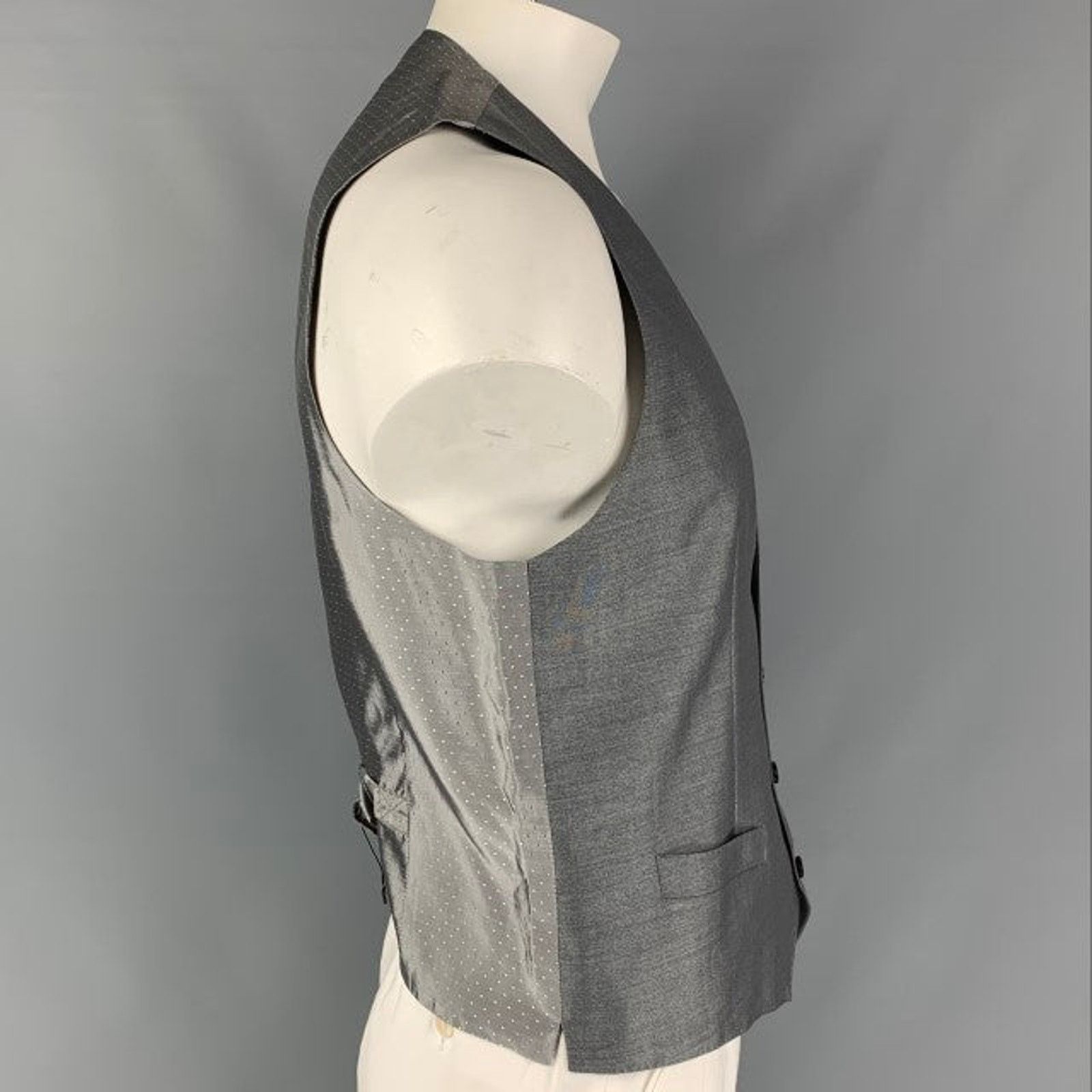 Dolce & Gabbana Size 40 Grey Solid Wool & Silk Buttoned Vest Size 40R - 2 Thumbnail