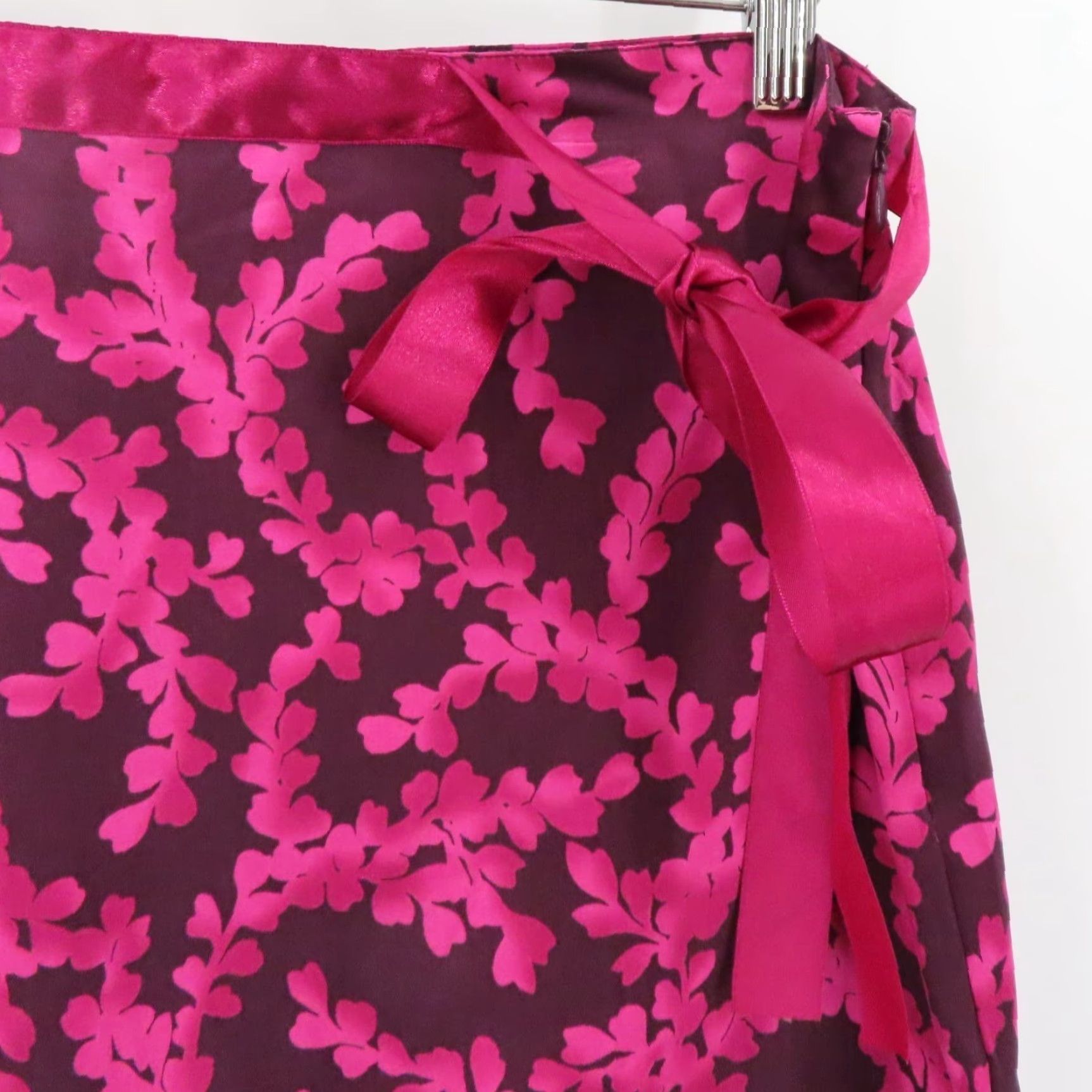 Vintage **Womens New York & Company 16 Zip Pink Silk Leaf Print Skirt** User: **New York & Company Womens 16 Zip Pink Silk Leaf Print Skirt** Size 38" / US 16 / IT 52 - 3 Thumbnail