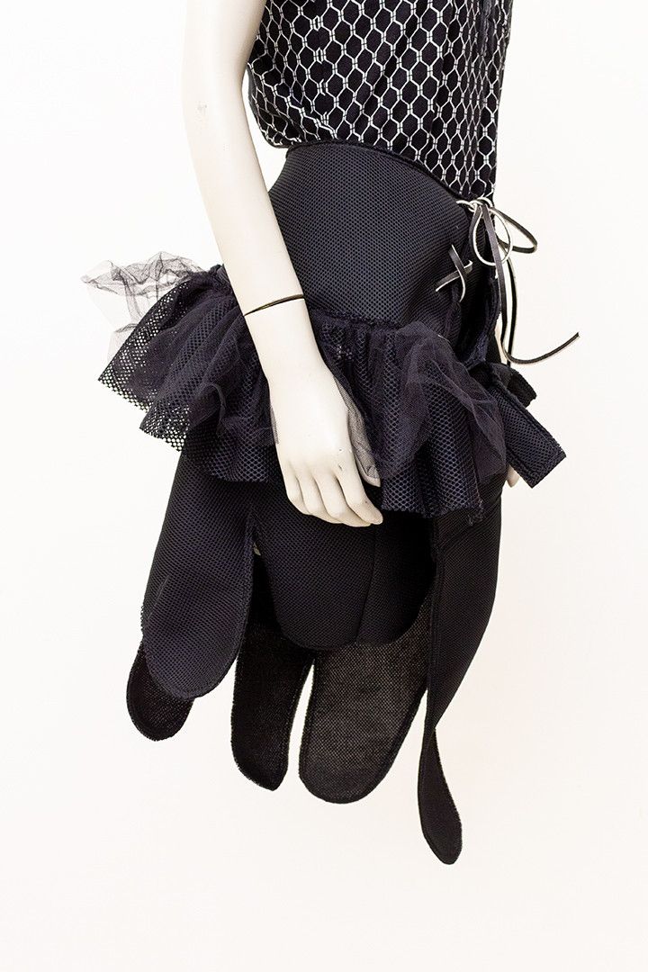 Comme des Garcons Comme des Garçons AD2004 asymmetrical perforated scuba skirt Size 27" / US 4 / IT 40 - 2 Thumbnail