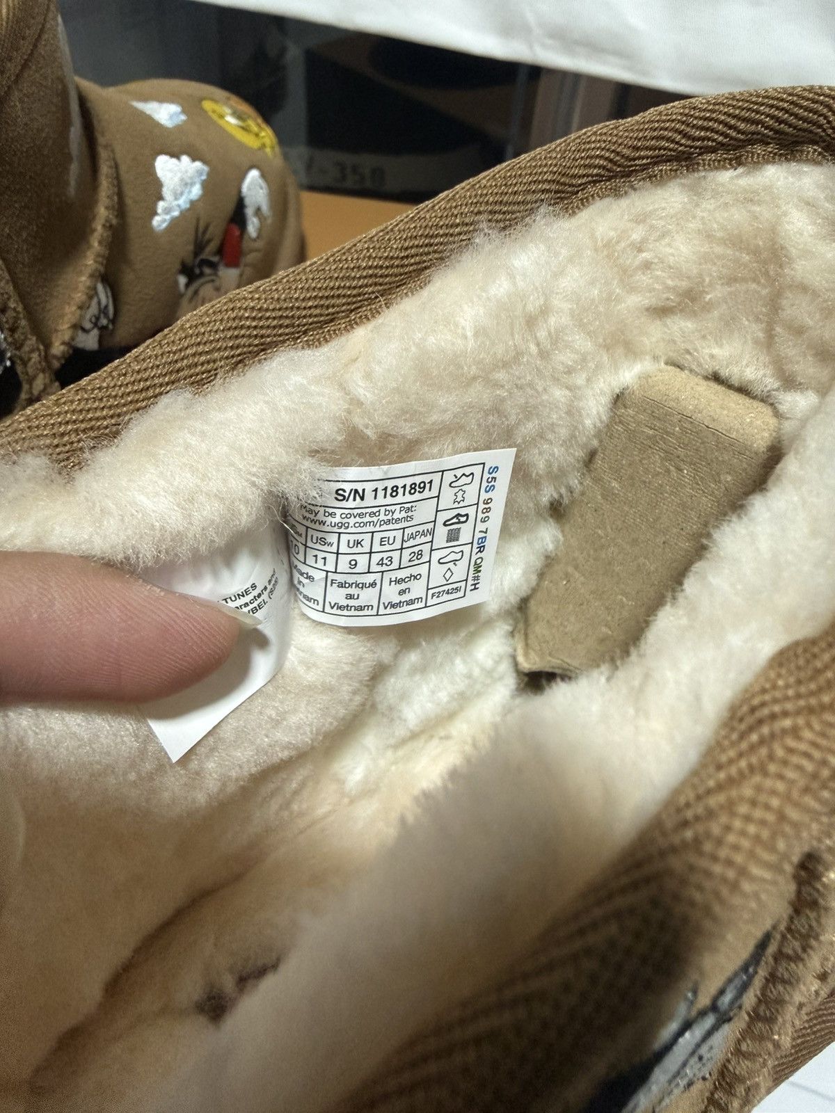 Palace × Ugg UGG Classic Ultra Mini Boot Palace x Looney Tunes Chestnut Size US 10 / EU 43 - 8 Thumbnail