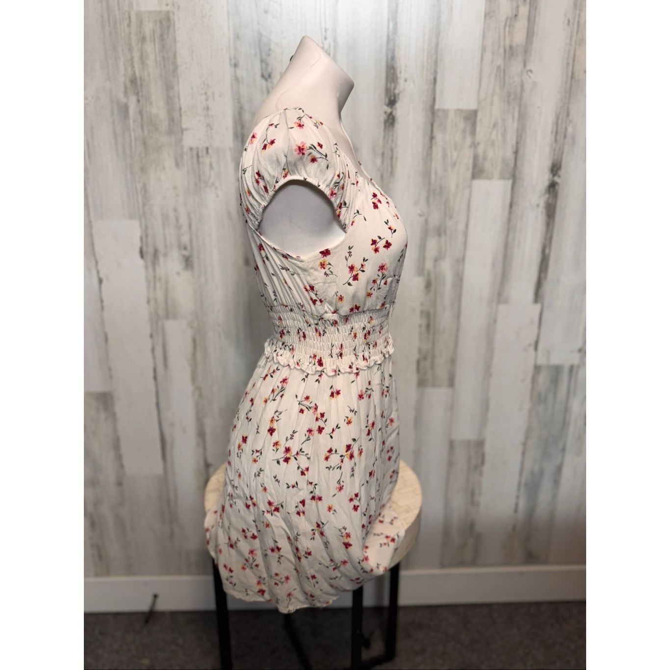 Other ROW A White Floral Smocked Waist Dress Women’s Size M Size M / US 6-8 / IT 42-44 - 3 Thumbnail