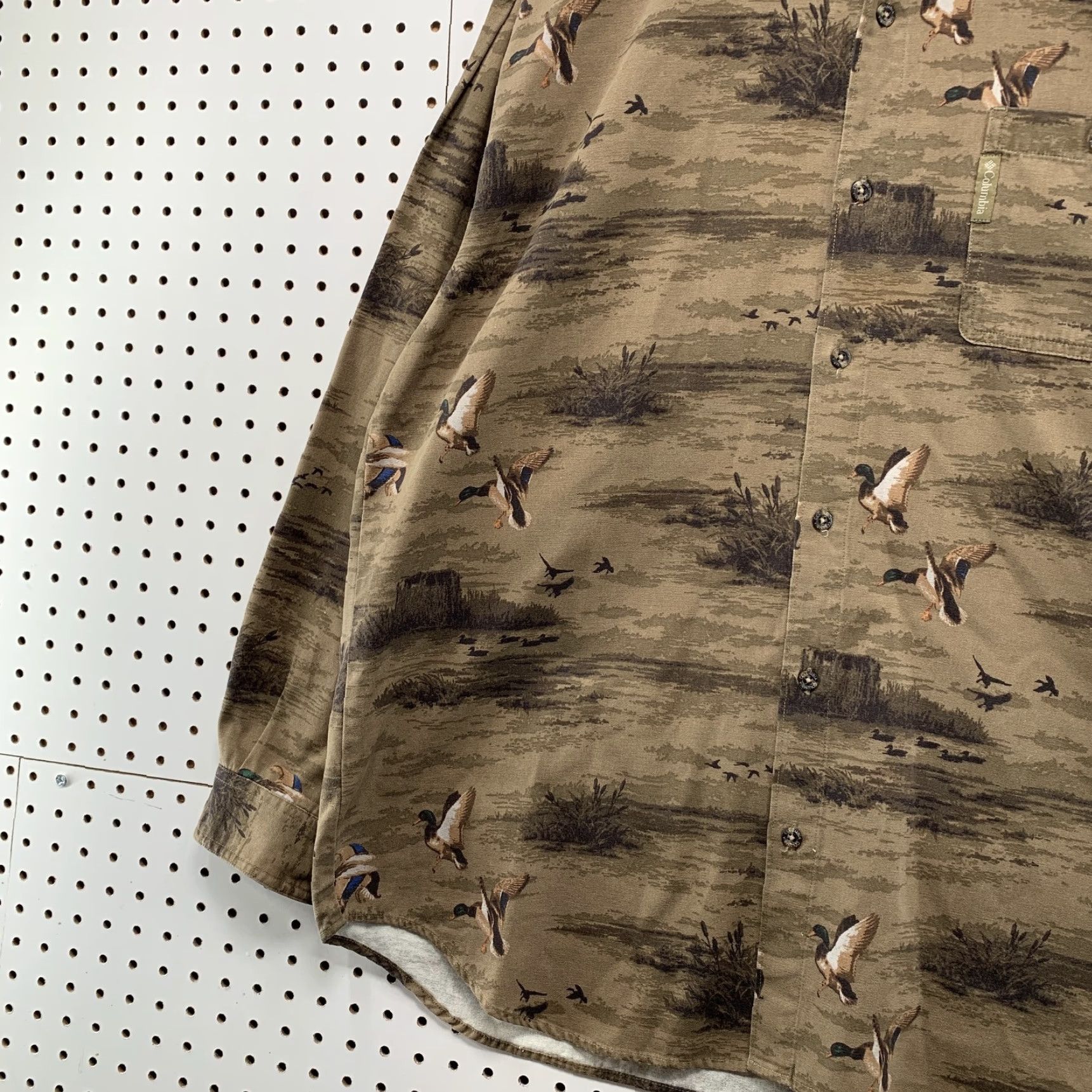 Gloverall Columbia Button-Up Shirt Mens XL Brown All Over Print Outdoor Duck AOP Long Sleeve Size US XL / EU 56 / 4 - 3 Thumbnail