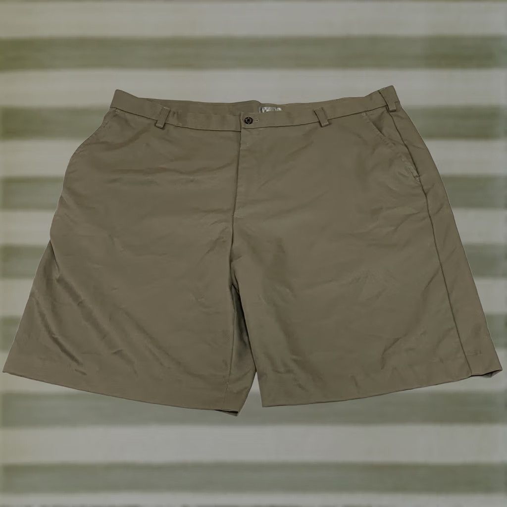 Izod IZOD Golf Shorts Men's Size 42 Tan Khaki Color Shirt? Size US 42 / EU 58 - 1 Thumbnail