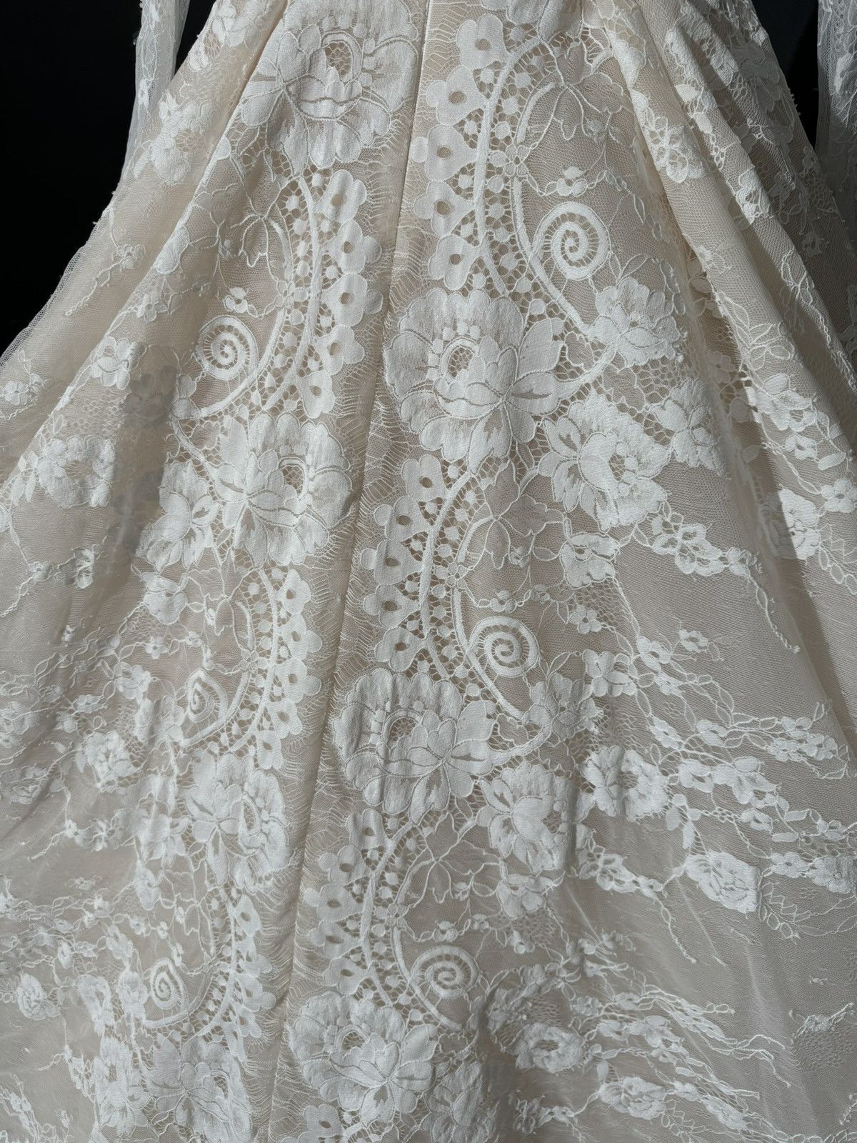 Other Preloved US 2 Anna Augusta Off-Shoulder Bridal Gown Size XS / US 0-2 / IT 36-38 - 9 Thumbnail