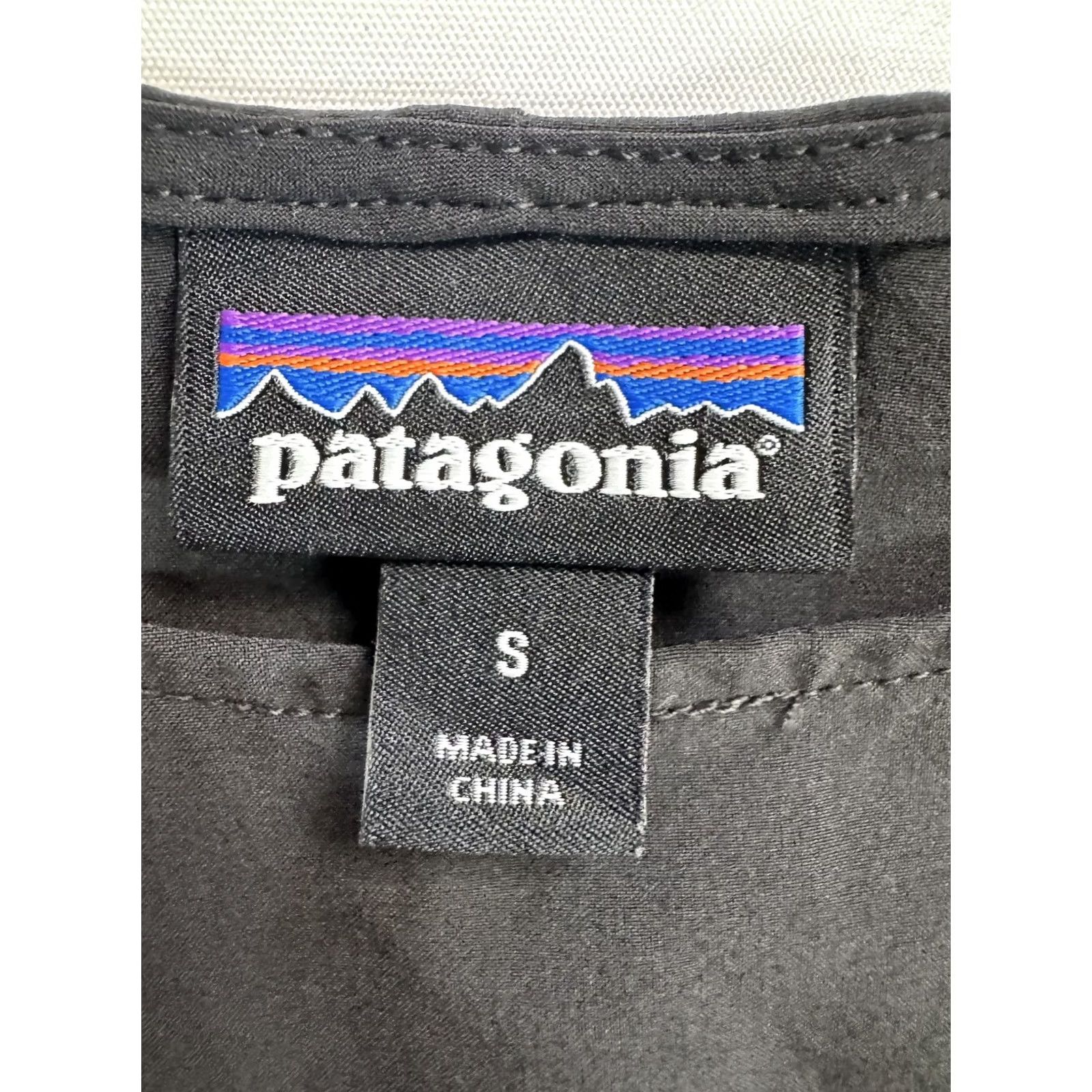 Patagonia Patagonia Women's Black Sleeveless Dress Size S Drawstring Cargo Pocket Mini Casual Activewear Size S / US 4 / IT 40 - 4 Thumbnail