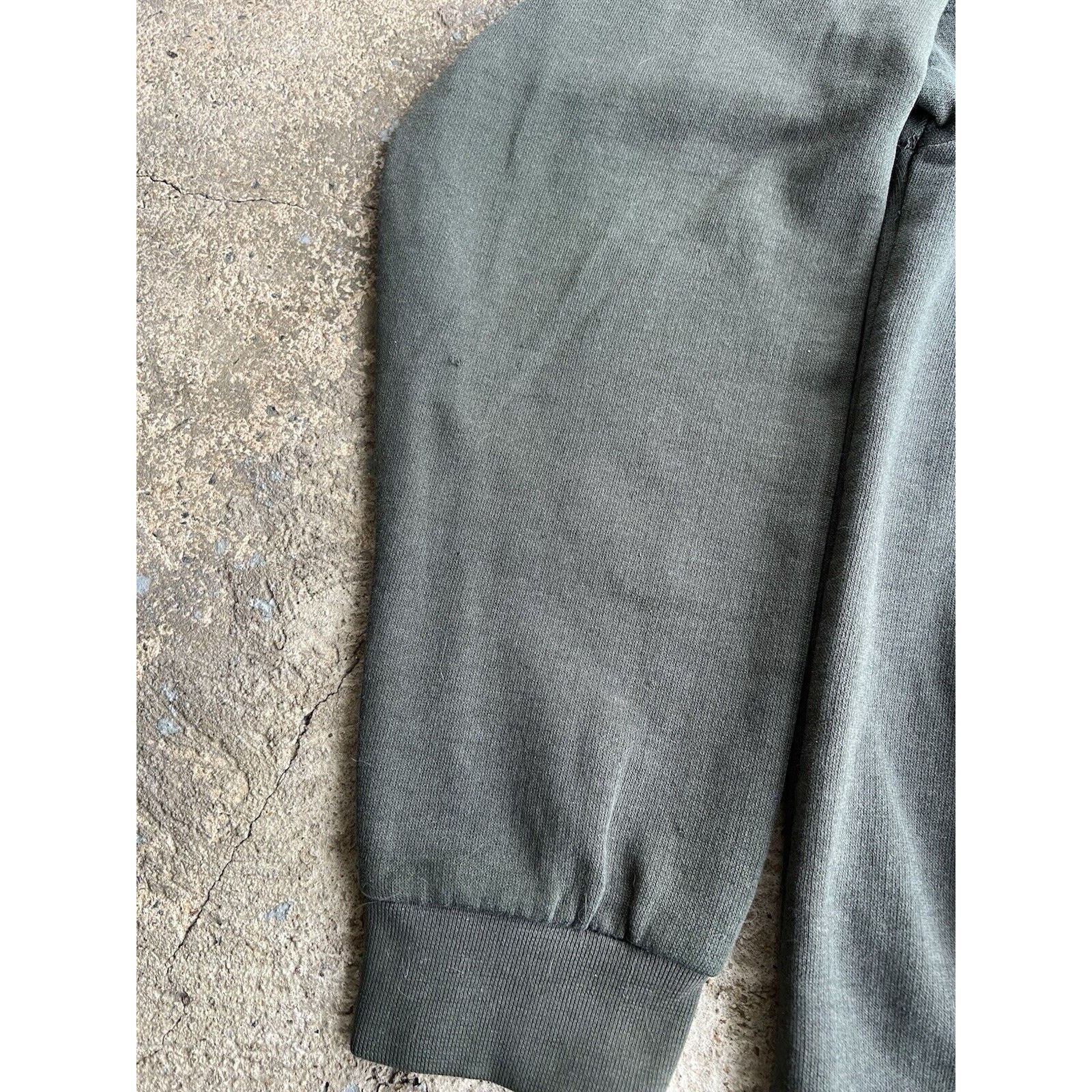 Vintage Vintage Y2K White Tail Embroidered Deer Green Sweatshirt Size US L / EU 52-54 / 3 - 5 Thumbnail