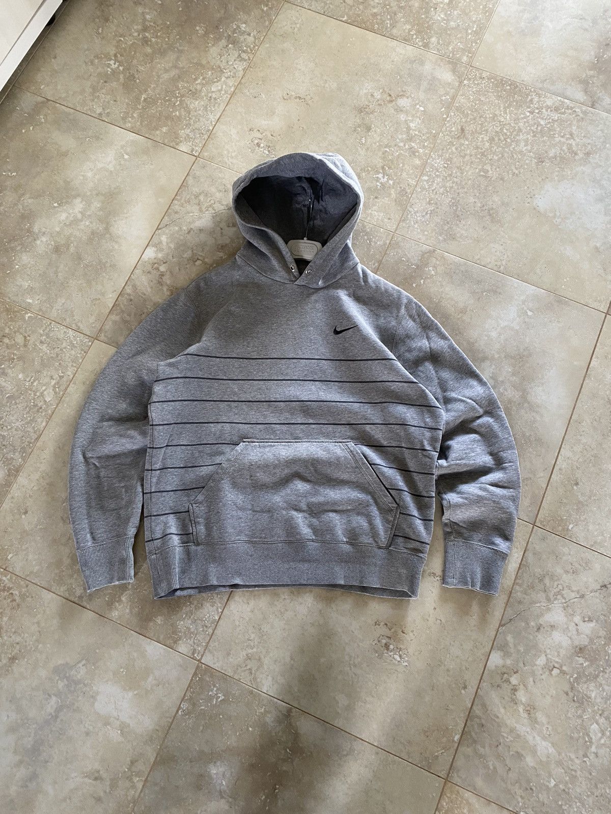 Nike Vintage Nike Y2K Mini logo Hoodie Gray Baggy Streetwear USA Size US M / EU 48-50 / 2 - 11 Thumbnail