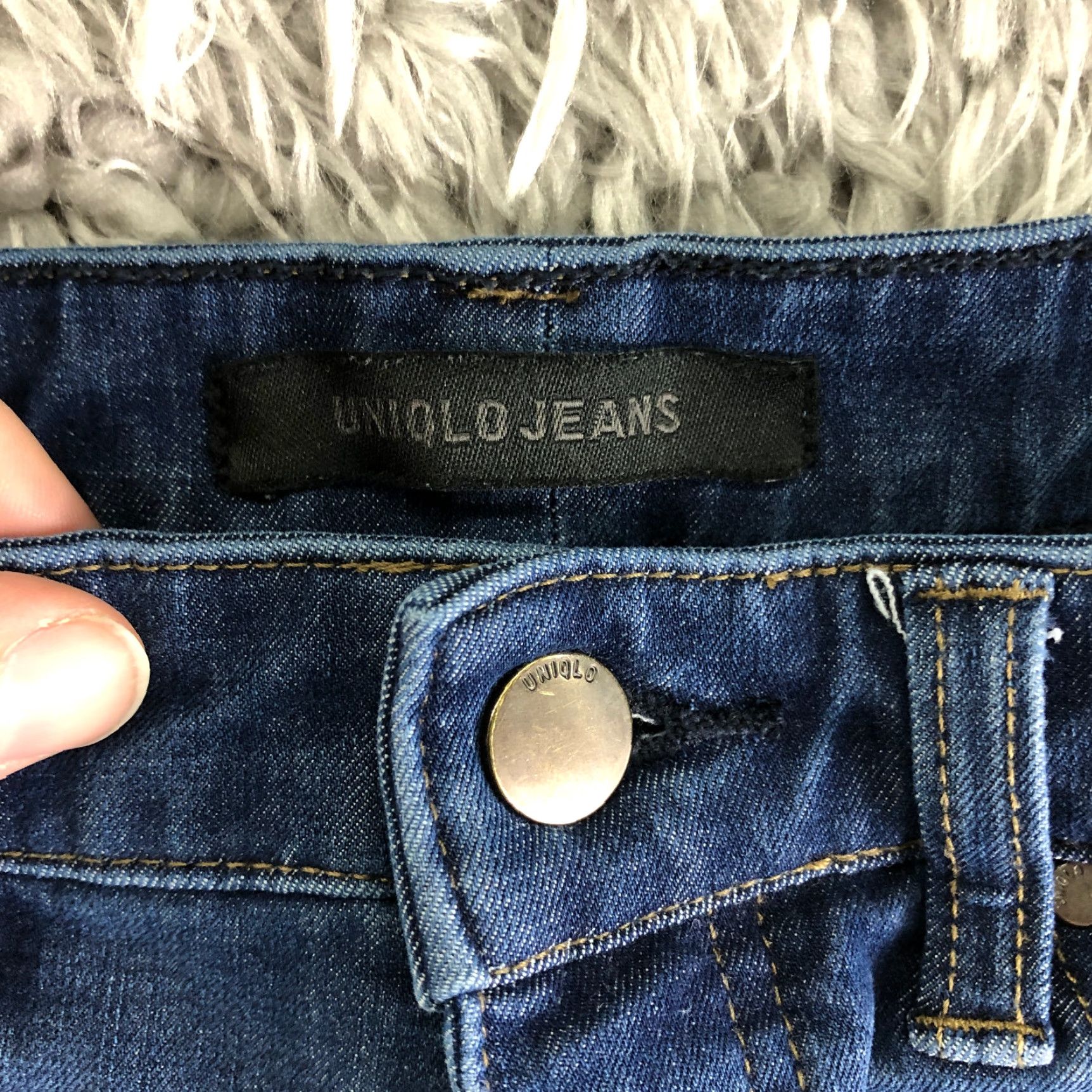 Uniqlo Uniqlo Jeans Womens 27 Mid Rise Medium Wash Blue Denim 5-Pocket Regular Fit Pants Boys? no. Size 27" / US 4 / IT 40 - 7 Thumbnail
