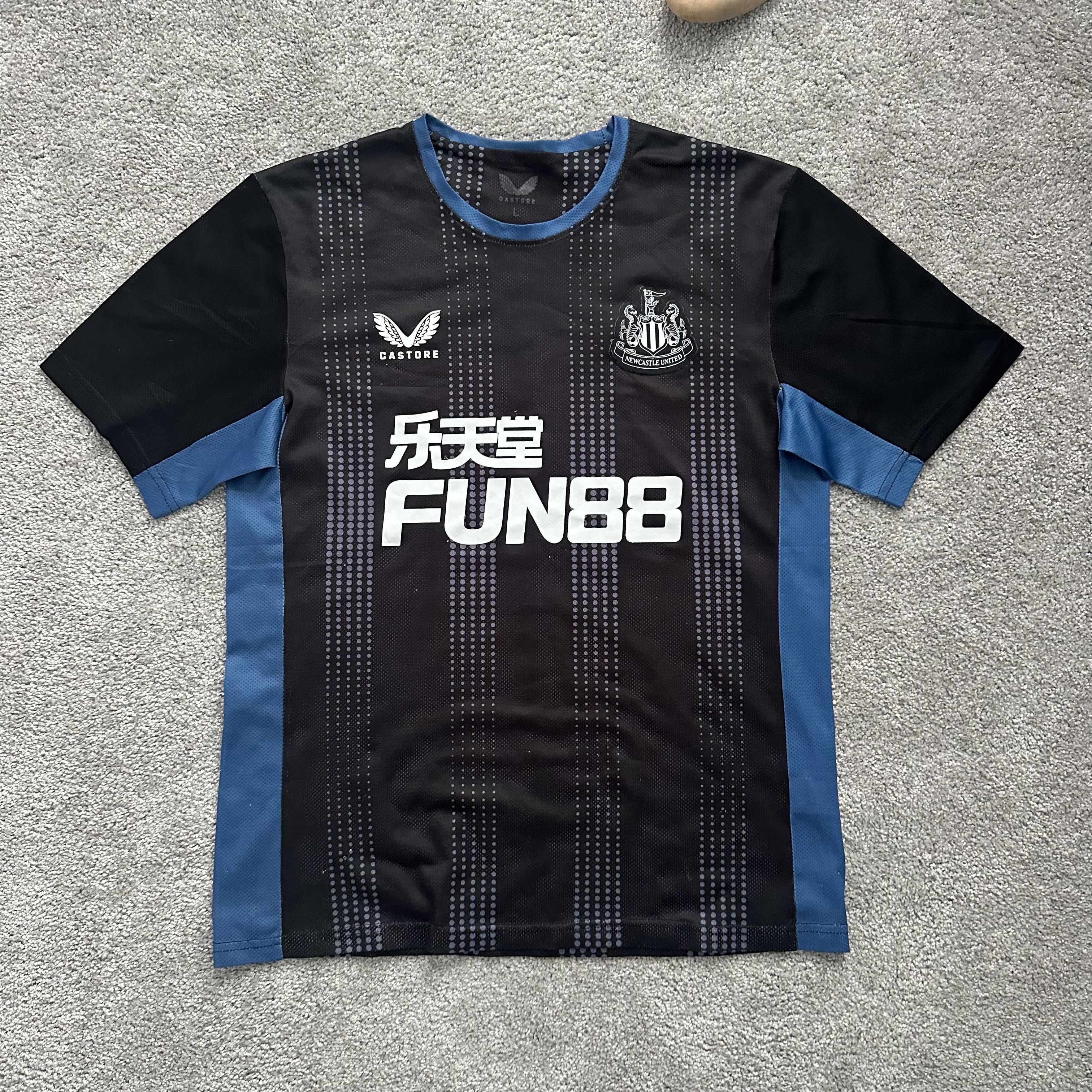 Other New Castle FUN88 22/23 Soccer Jersey T Shirt Size US L / EU 52-54 / 3 - 2 Thumbnail