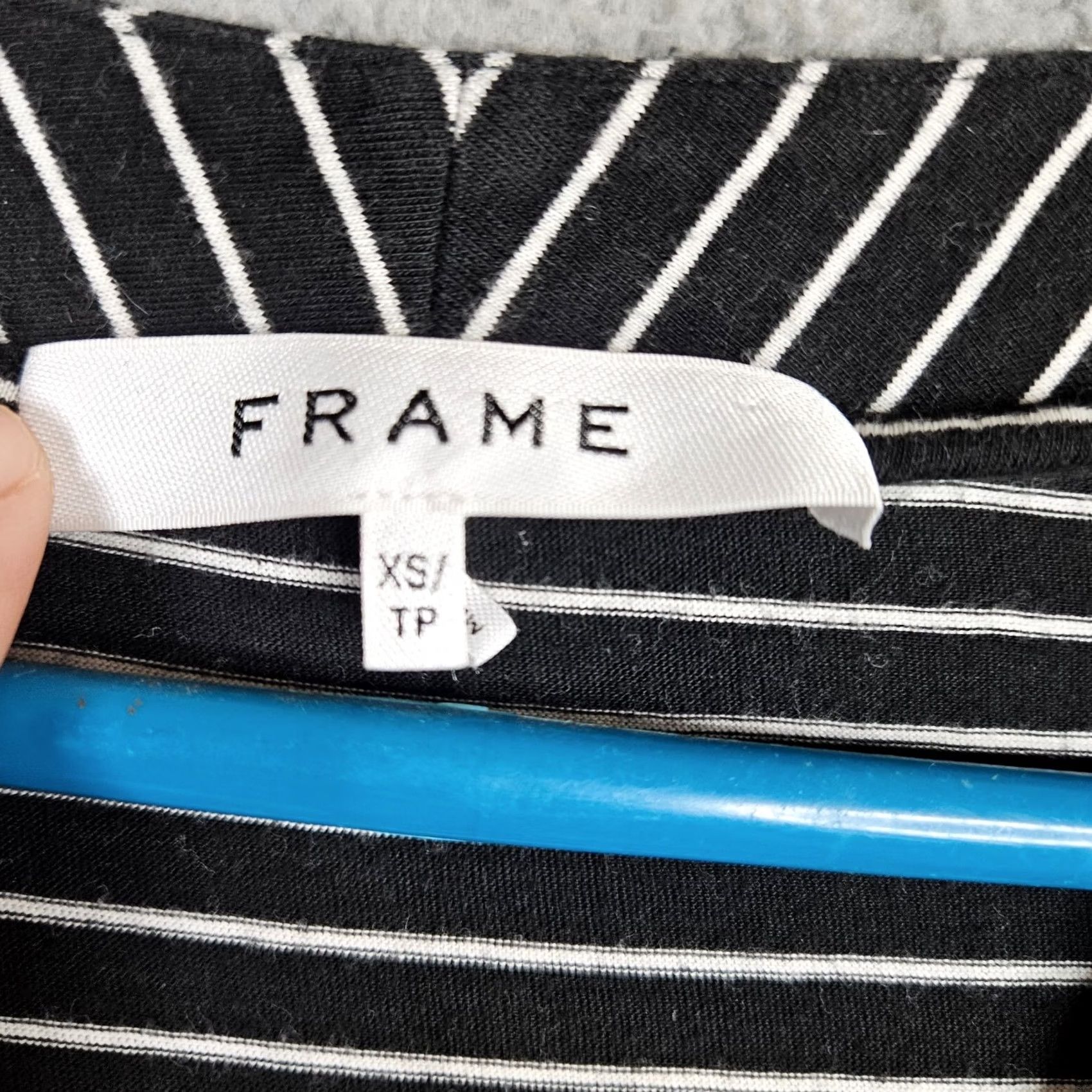 Frame FRAME Women's T-Shirt Dress XS Noir Multi Stripes Pima Cotton V-Neck Short Sleeve Black/White 100% Pima Size XS / US 0-2 / IT 36-38 - 7 Thumbnail