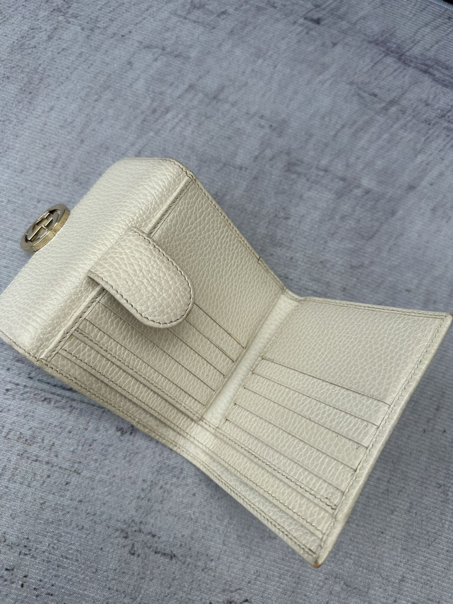 Gucci Gucci Wallet Compact Interlocking G Dollar Logo Ivory Size ONE SIZE - 13 Thumbnail