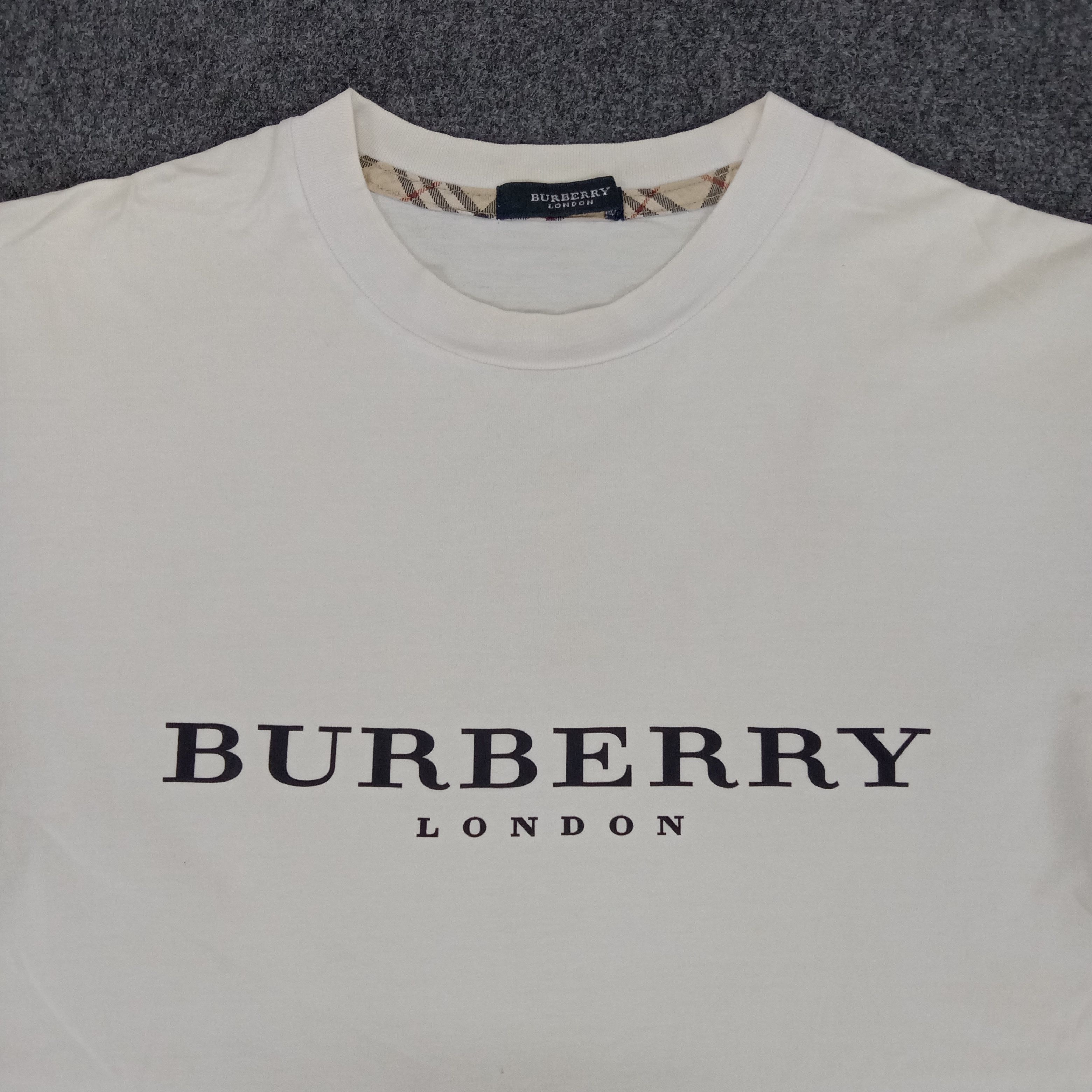 Burberry × Vintage Burberry London Luxury Brand Tshirt Size M / US 6-8 / IT 42-44 - 2 Thumbnail
