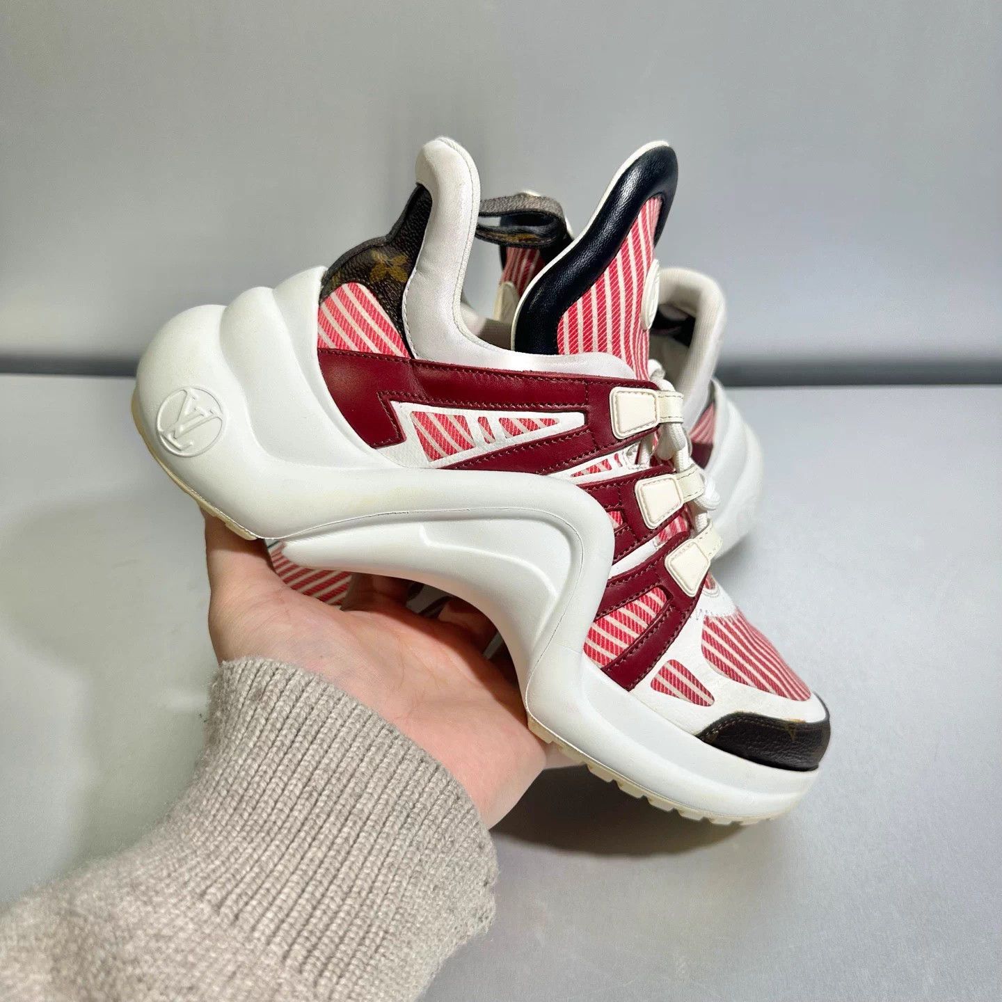 Louis Vuitton Louis Vuitton Archlight White/Red Monogram Sneakers 37 Size US 6 / IT 36 - 8 Thumbnail