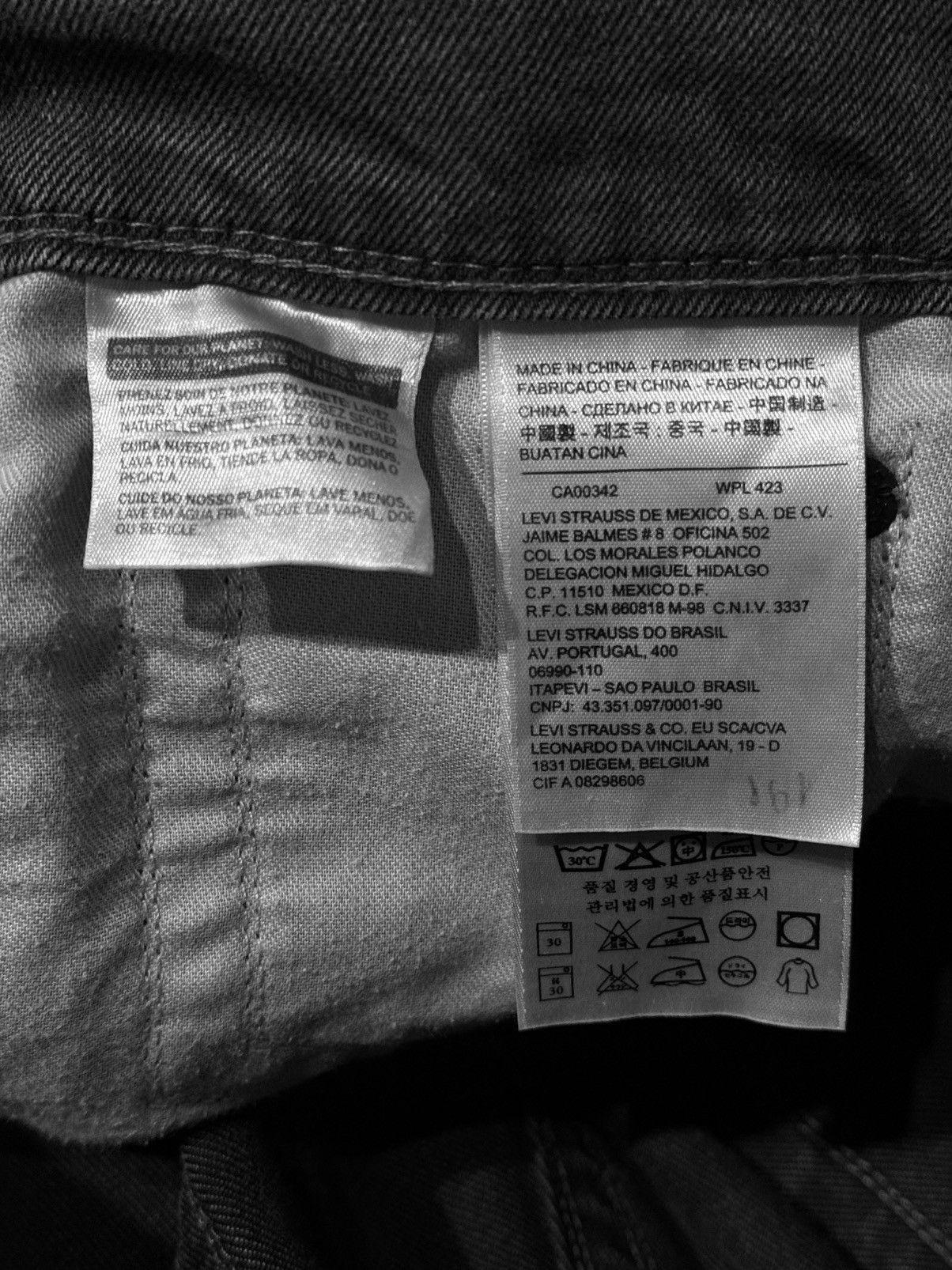 Levi's Vintage Clothing Vintage Levis Straight Faded Denim Pants Size US 30 / EU 46 - 7 Thumbnail