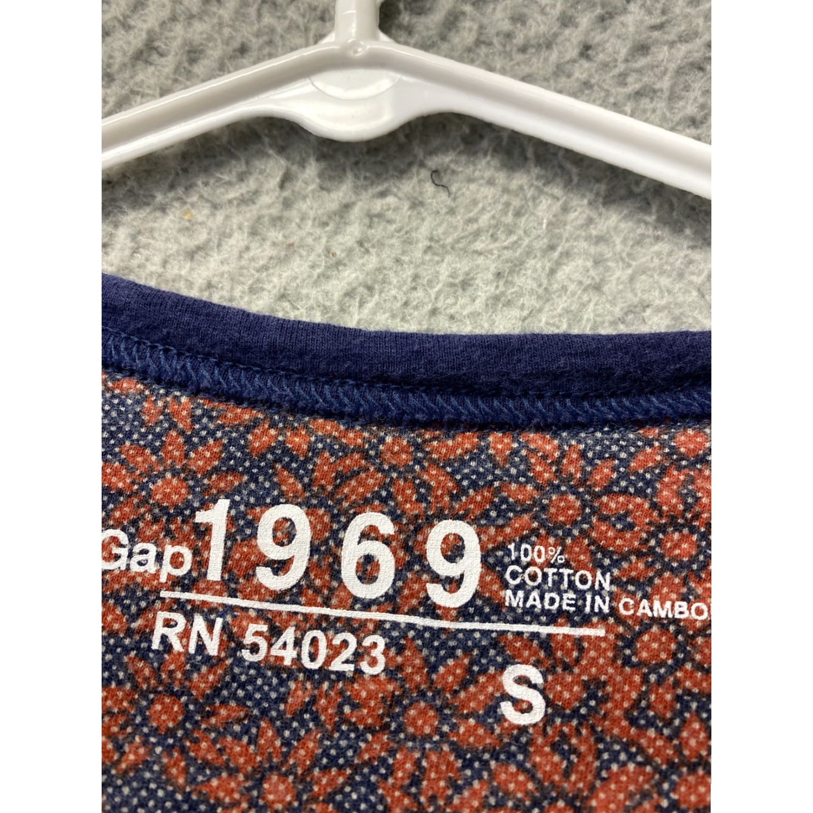 Gap GAP Men's Henley Shirt Long Sleeve S 104-46 Four Leaf Clover 100% Cotton Knit Lightweight Regular Fit" Size US S / EU 44-46 / 1 - 3 Thumbnail