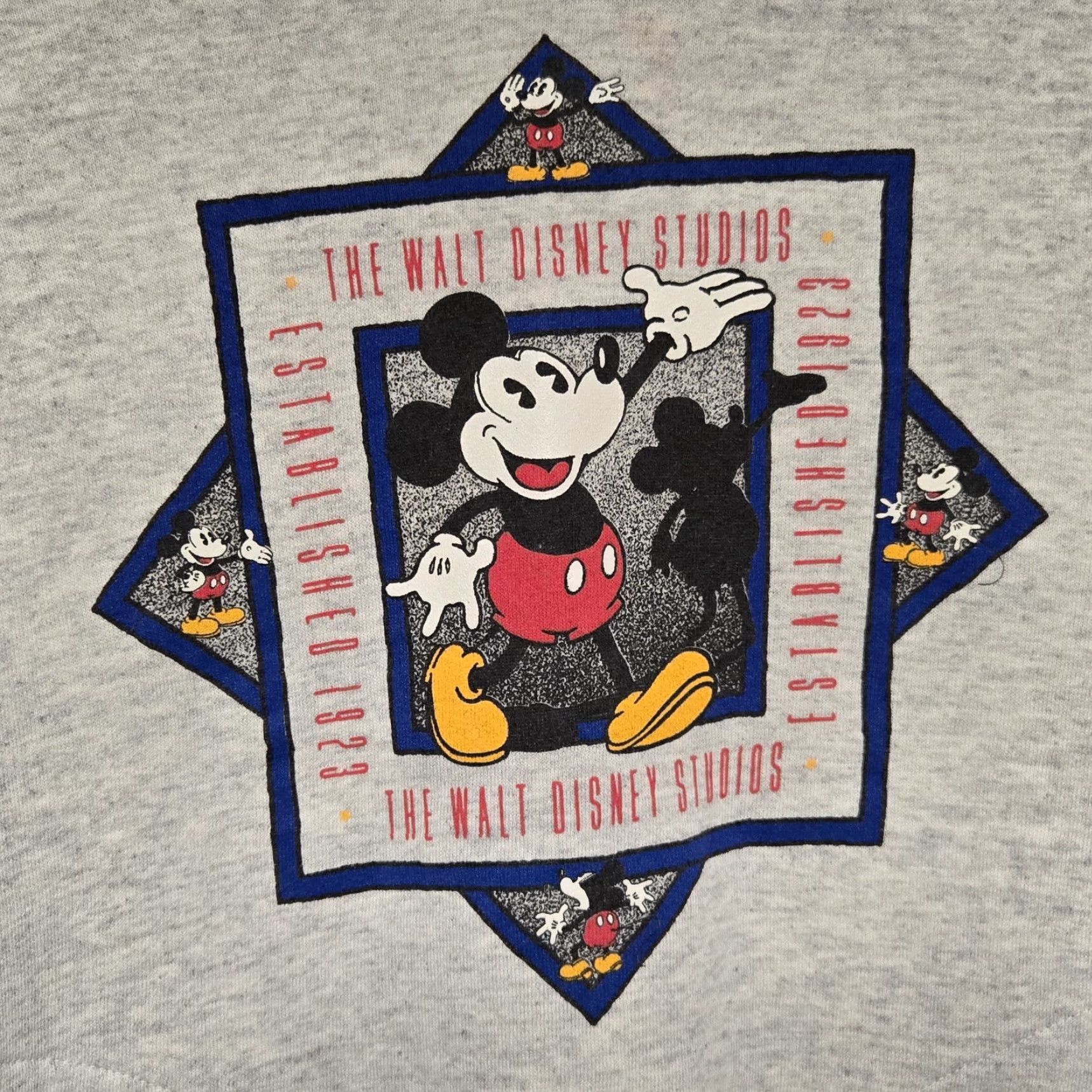 Disney VINTAGE 80’s Walt Disney Studios Sweatshirt Large Mickey Mouse Made In USA Sweatshirt Men L White 80s Pullover Disney Mickey, Shirt? Size US L / EU 52-54 / 3 - 7 Thumbnail