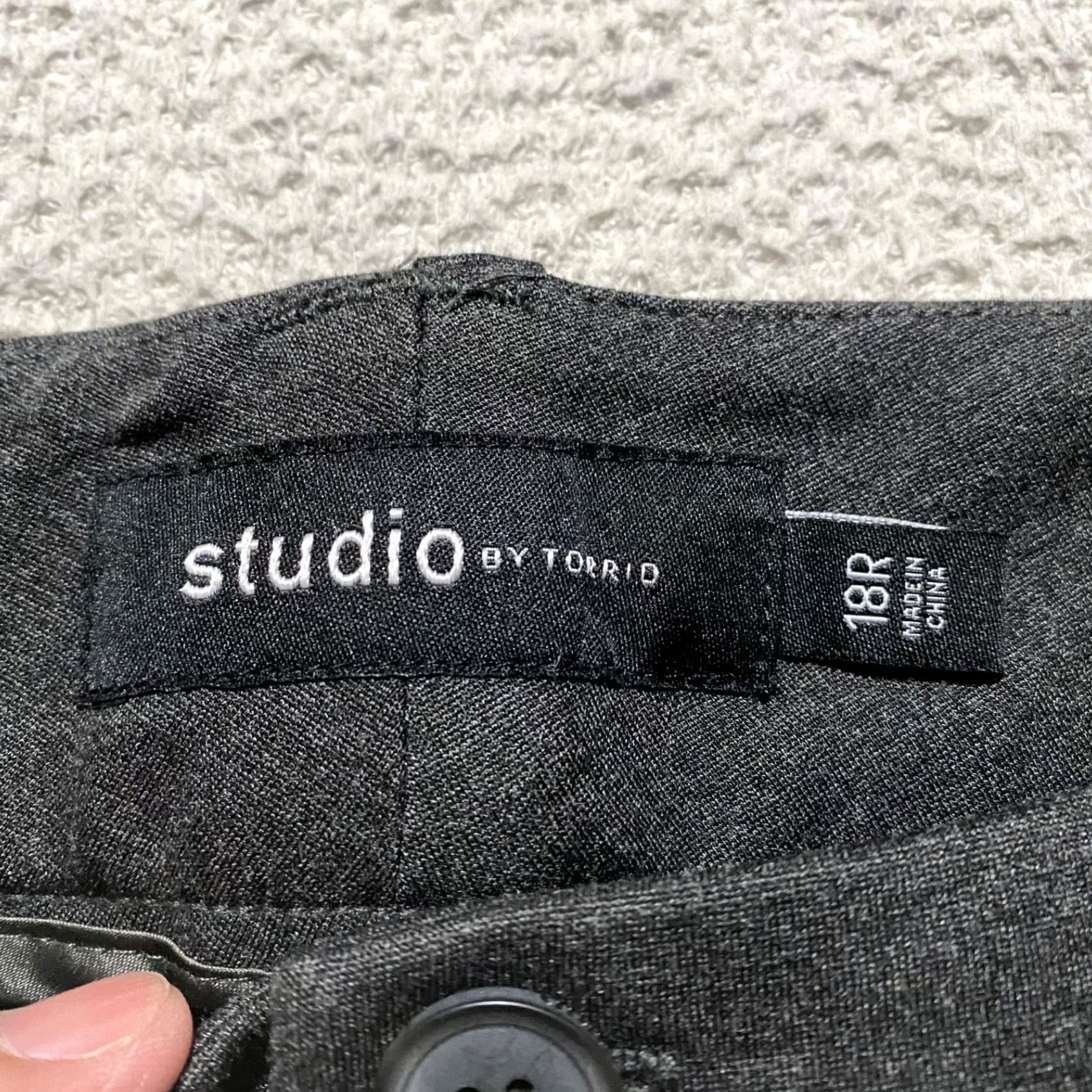 Torrid Torrid Studio Womens Pants Gray Ankle 18 Plus Straight Leg Office Dressy Casual Business Size 40" / US 18 - 3 Thumbnail