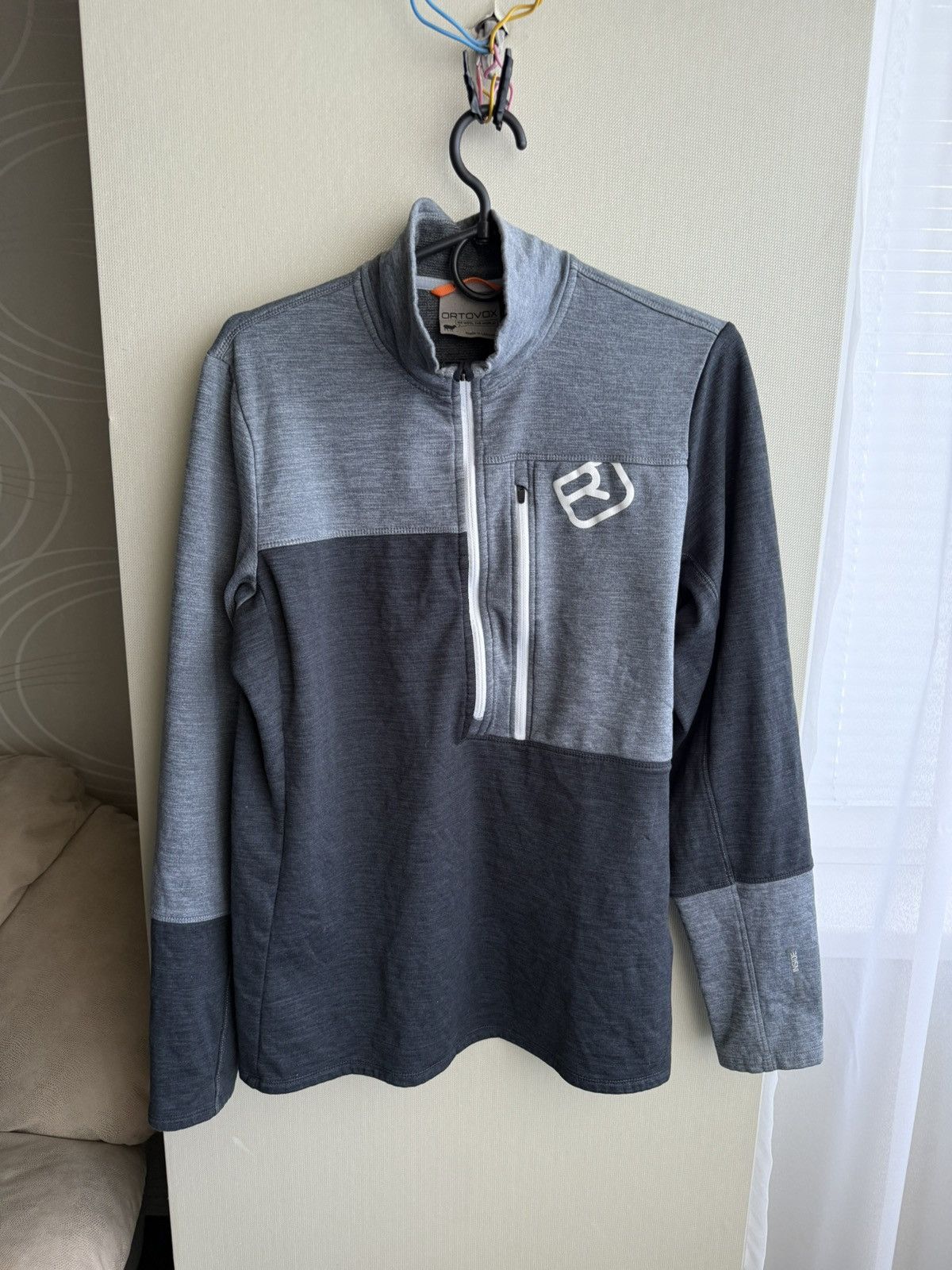 ORTOVOX men's ortovox grid merino wool fleece jacket hooded size L Size US L / EU 52-54 / 3 - 1 Thumbnail