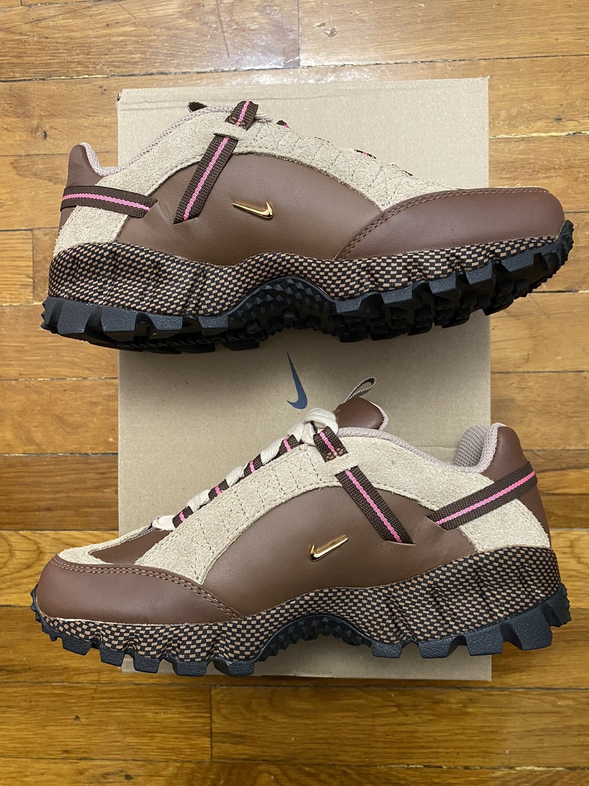Jacquemus × Nike Size 5W / 3.5M - Nike Air Humara LX Jacquemus Mocha Brown Size US 5 / IT 35 - 3 Thumbnail