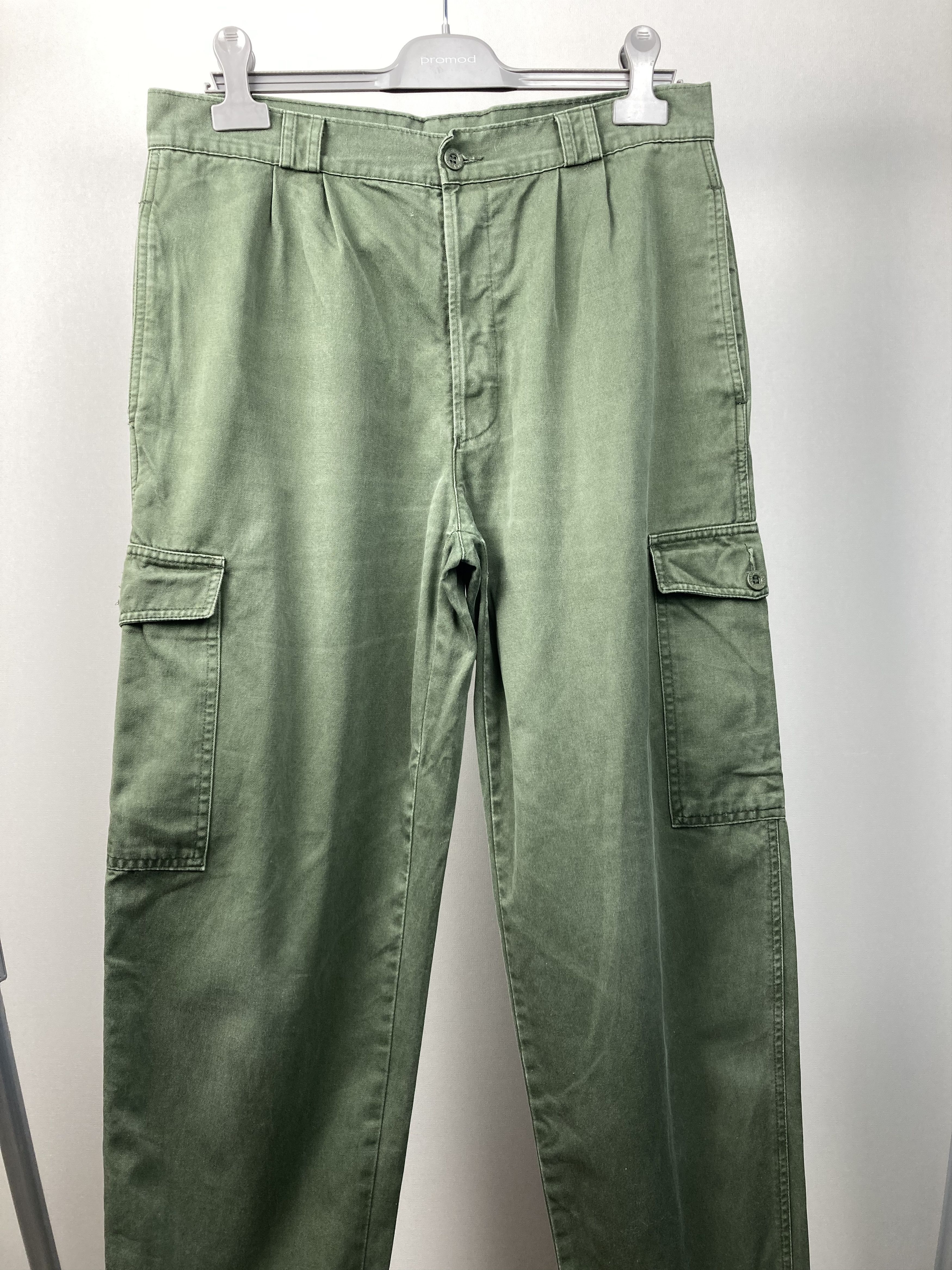 Levi's Levi's Cargo Olive 90s style Cargo Military pants Size US 34 / EU 50 - 2 Thumbnail