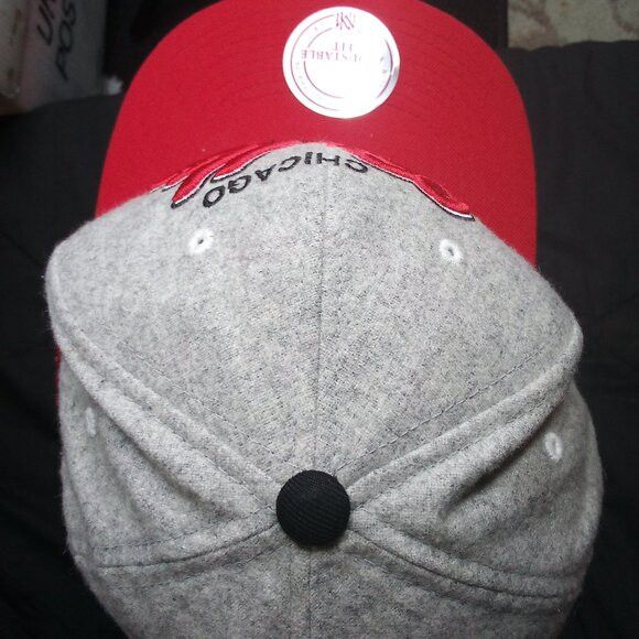 Mitchell & Ness × NBA NWT Mitchell & Ness Chicago Bulls Tailsweep Strapback Hat Size ONE SIZE - 4 Thumbnail