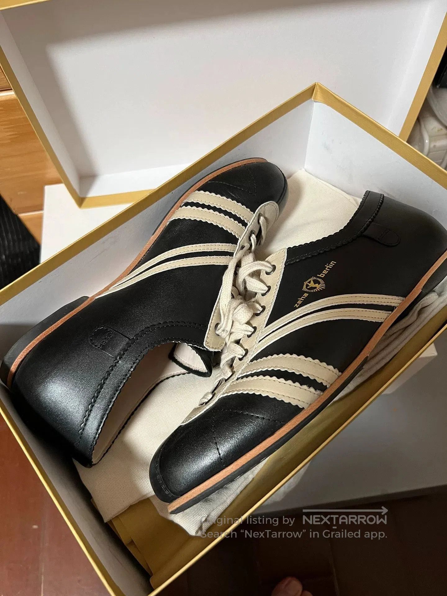 Vintage Classic Black and White Low-top Sneakers. Size US 8 / EU 41 - 1 Thumbnail