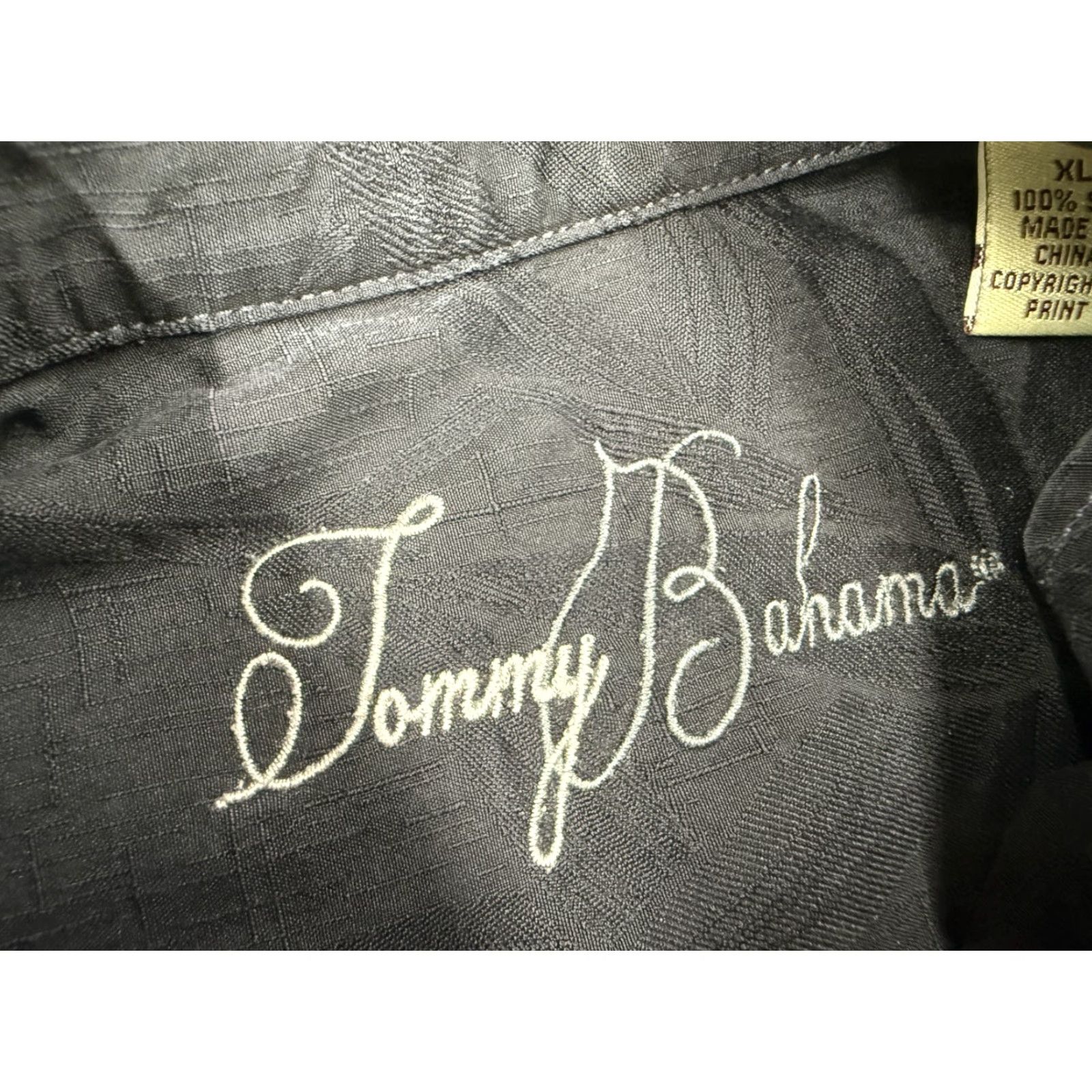 Tommy Bahama VINTAGE Tommy Bahama Shirt Men XL Black Silk Button Up Tiki Hawaiian Embroidered Size US XL / EU 56 / 4 - 2 Thumbnail