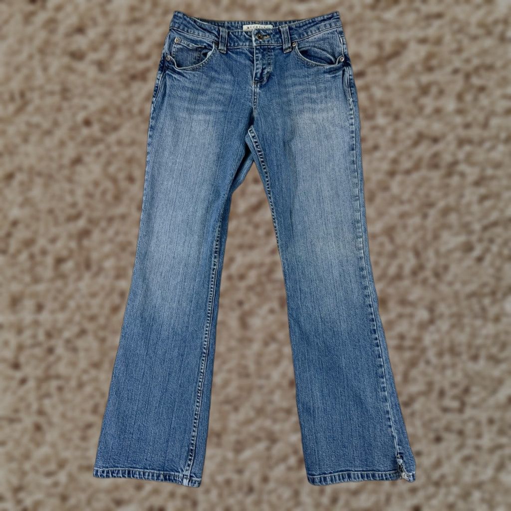 Vintage Maurices Jeans Women 5 Denim Bootcut Mid Rise 26 Blue Cotton 5-Pocket Distressed Stretch Vintage: No Women Size 27" / US 4 / IT 40 - 1 Thumbnail