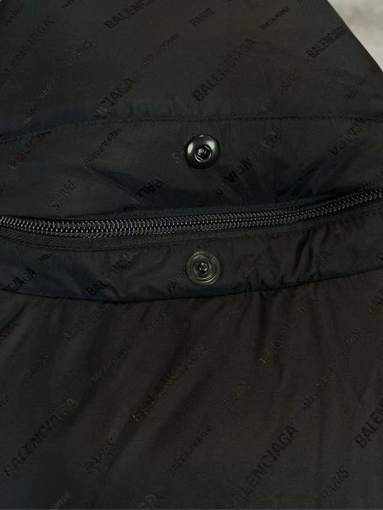 Balenciaga Balenciaga Bullet screen full of LOGO cotton-padded jacket Size US M / EU 48-50 / 2 - 4 Thumbnail