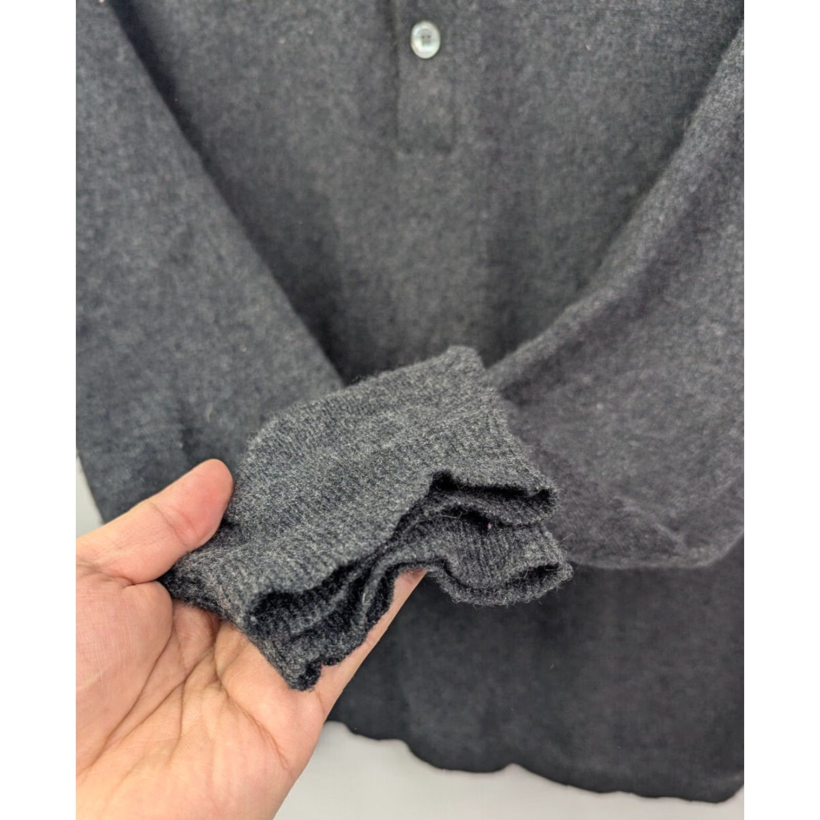 J.McLaughlin J. McLaughlin Grey Cashmere Blend 1/4 Button Pullover Mock Neck Sweater Size L Size US L / EU 52-54 / 3 - 3 Thumbnail